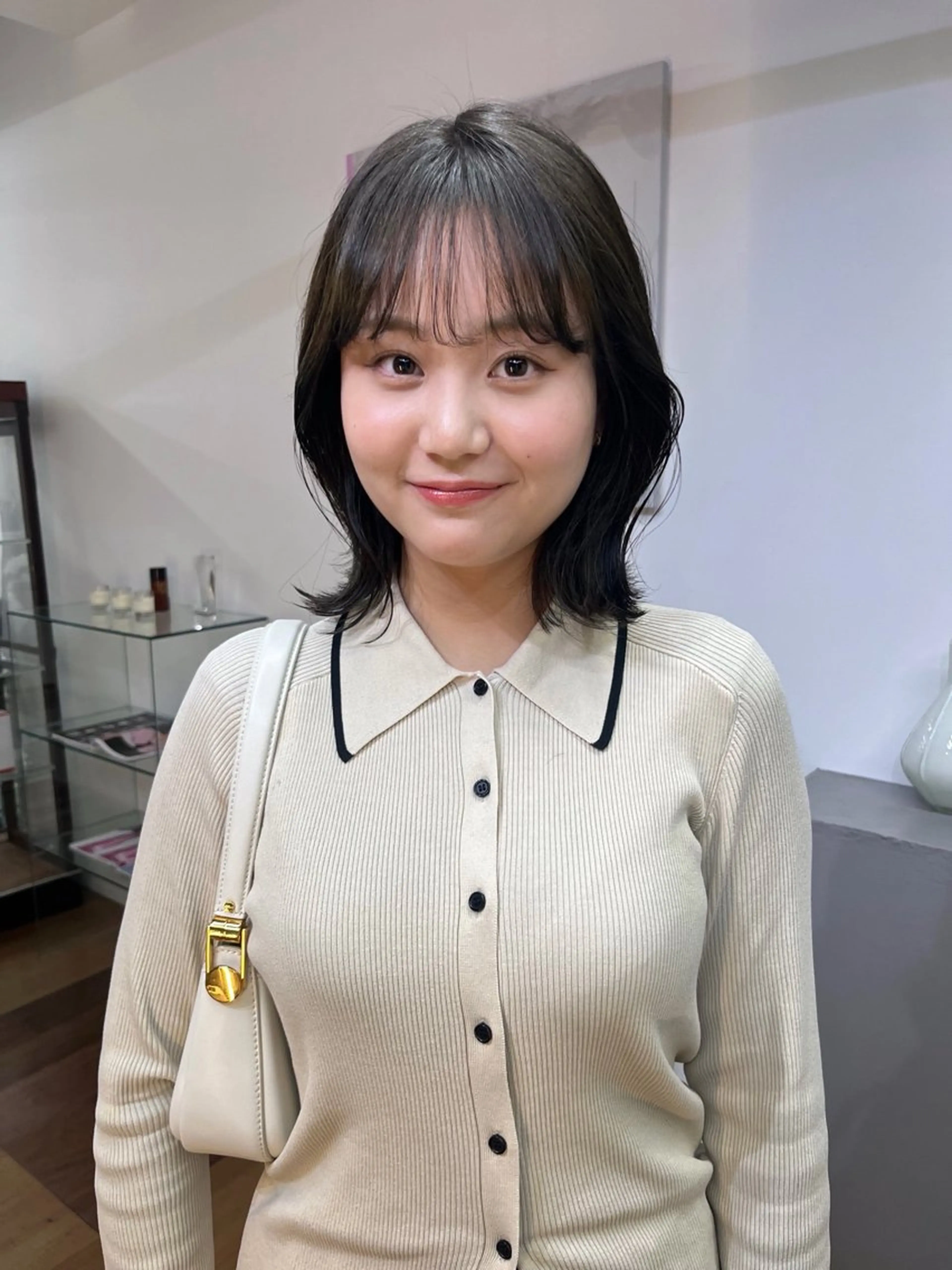 ミディアム カラー shui/艶カラー ／柔らかストレートのヘアスタイル