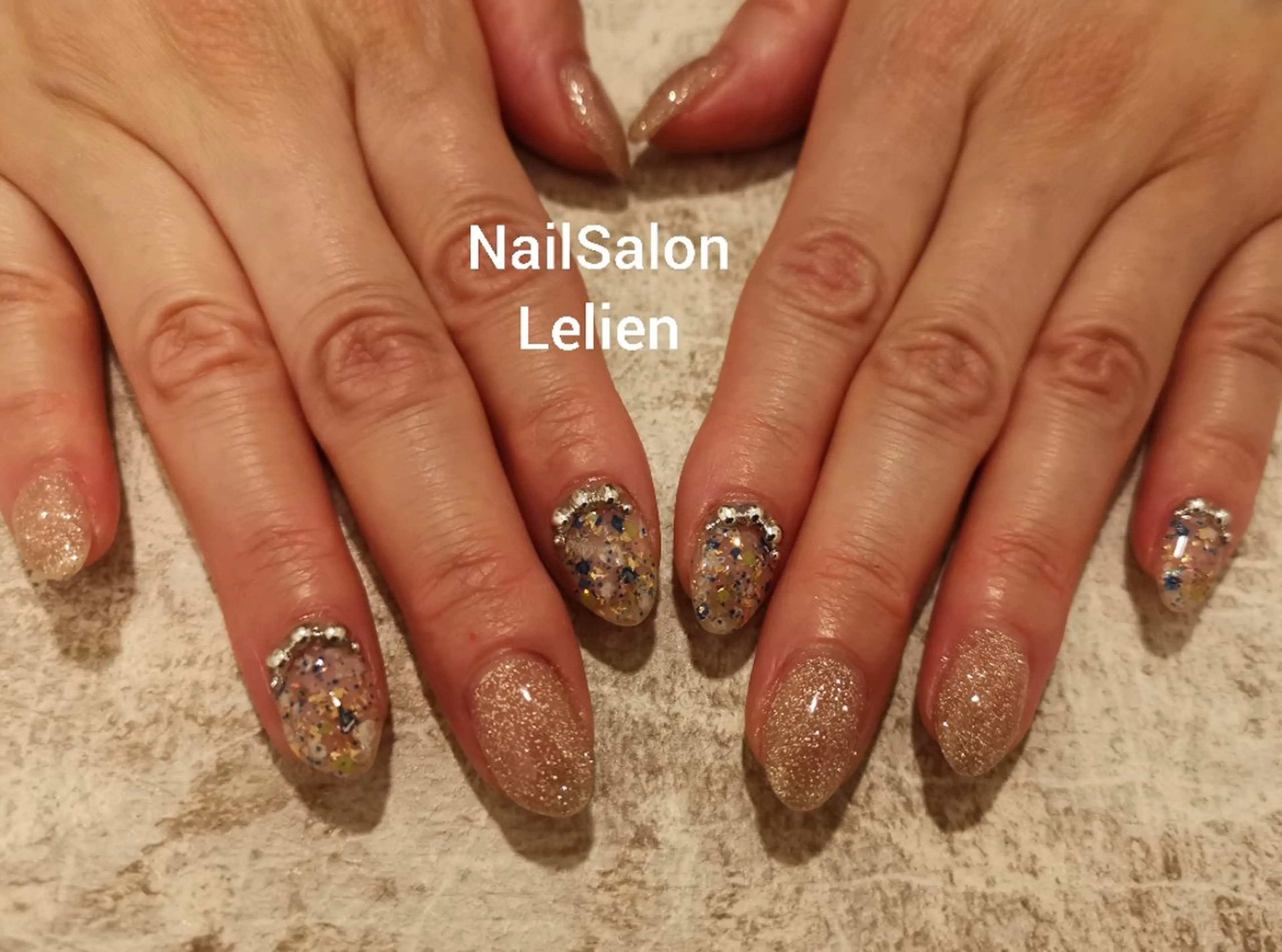 ネイル フラッシュネイル シルバー ハンドネイル 人気エリア💖完全個室【ルリエ】所属・ネイルサロン Lelienルリエのネイルデザイン