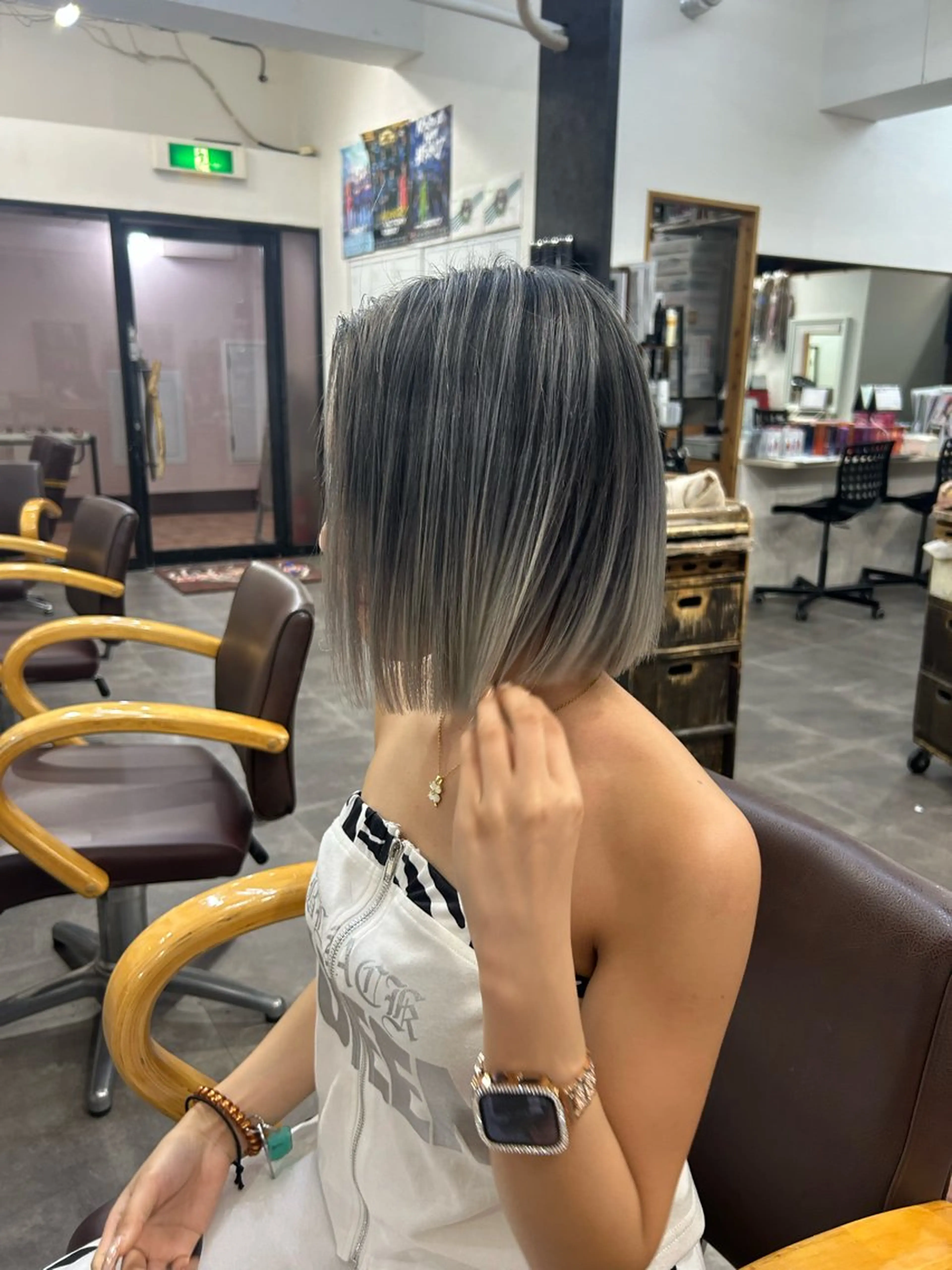 ショート カラー ヘアカラー 🌸U-topia 🌸伊藤穂乃花🌸のヘアスタイル