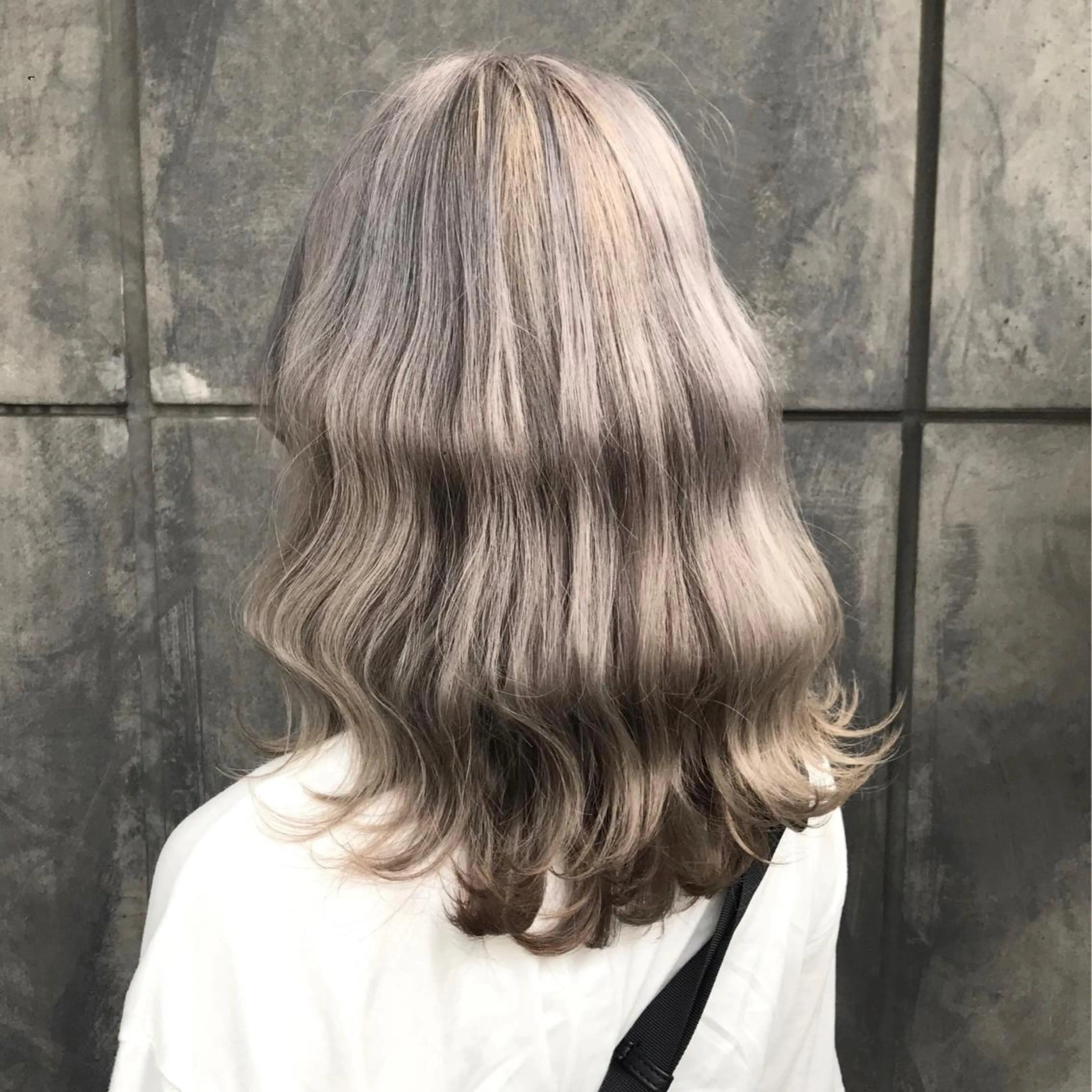 ミディアム カラー ブリーチ タンバルモリ ヨシンモリ ムルギョル巻き 韓国風ヘア サロウィン所属・K-POP好き美容師 🇰🇷Kai.Yのヘアスタイル