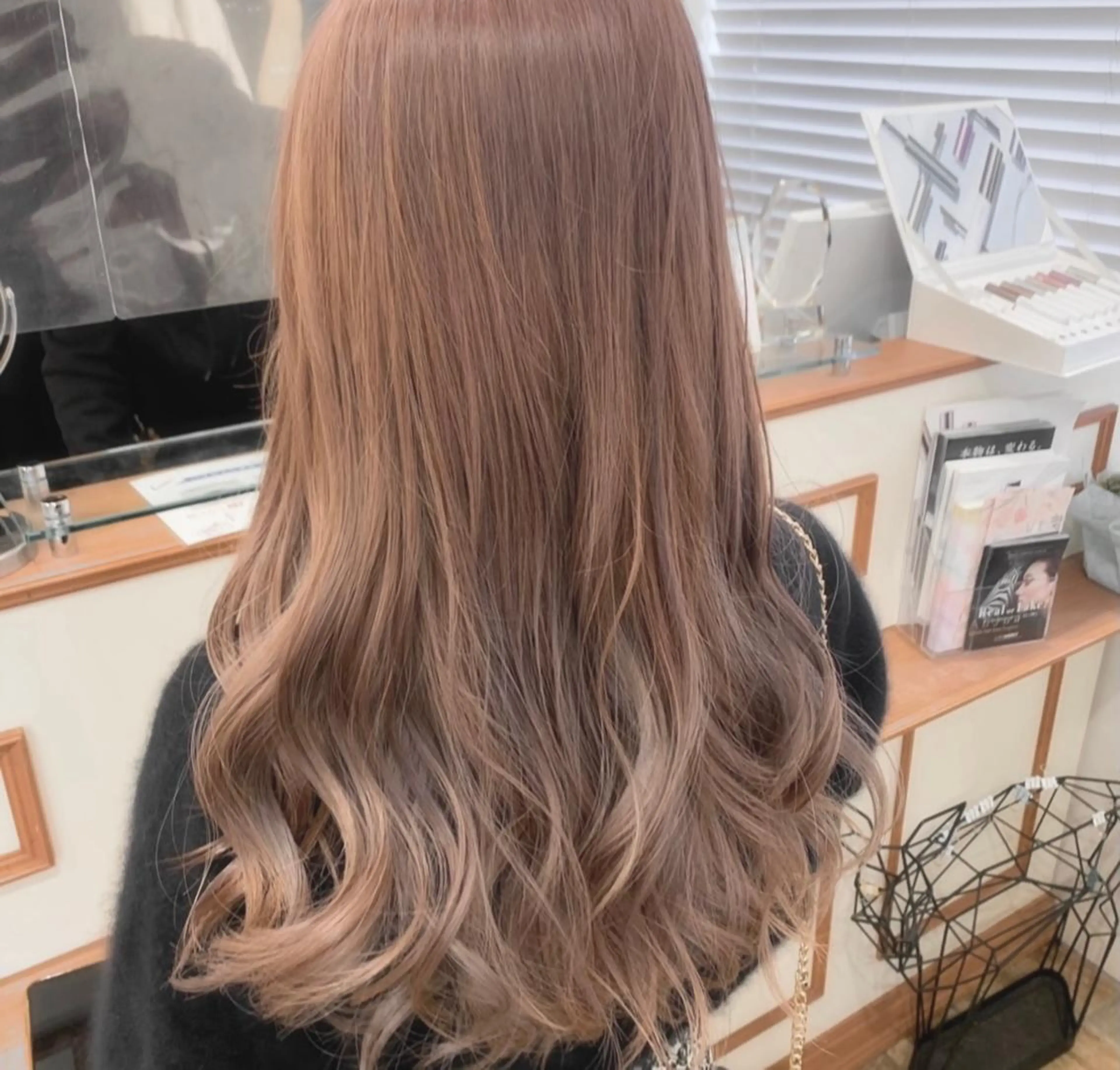ロング カラー ベージュカラー ミルクティーベージュ ピンクカラー カット ヘアカラー ボブ/美髪矯正 /佐藤　奈巳のヘアスタイル