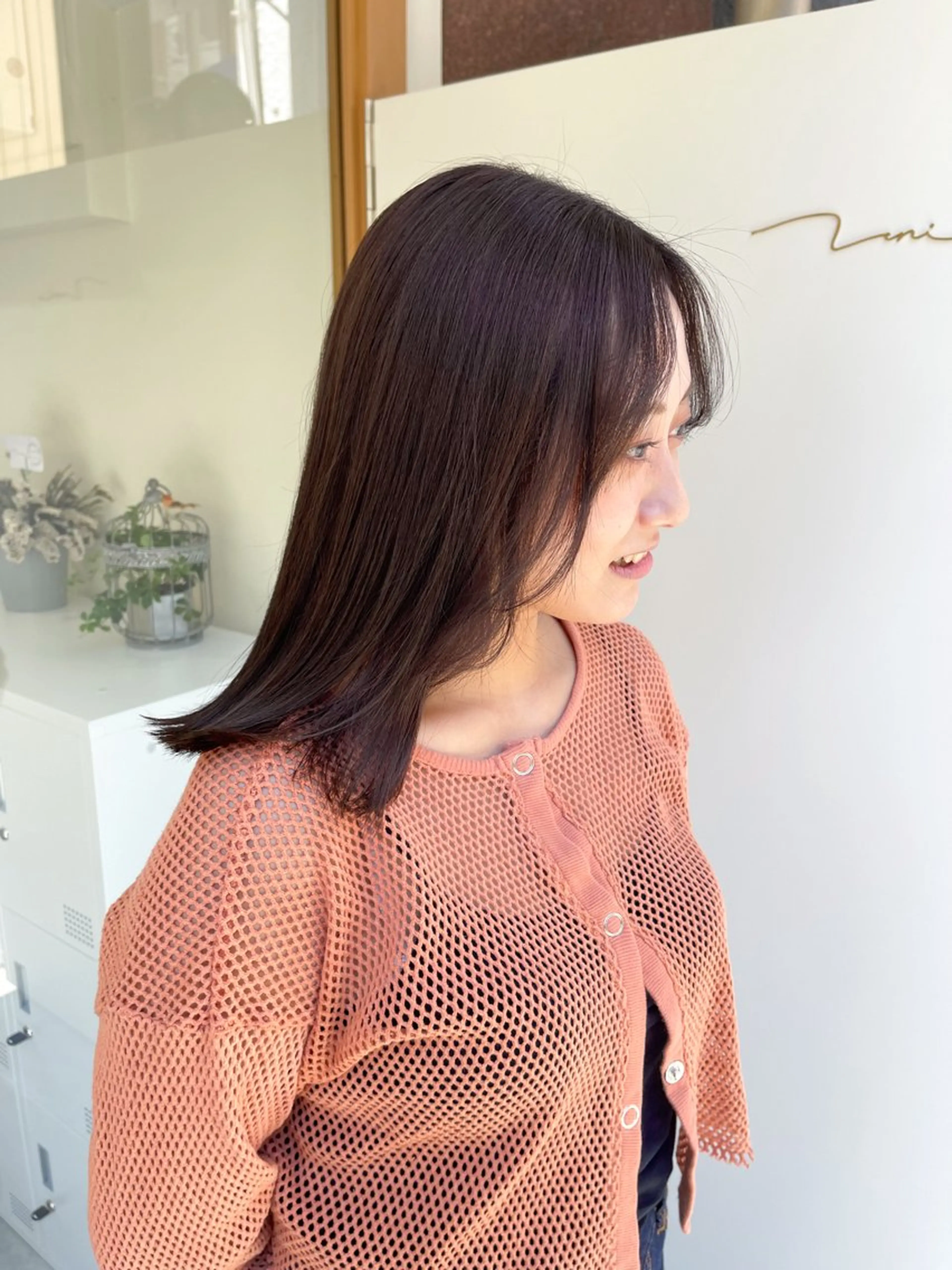 セミロング カラー ブラウンカラー ラベンダーカラー ラベンダーブラウン 中堀 遥のヘアスタイル