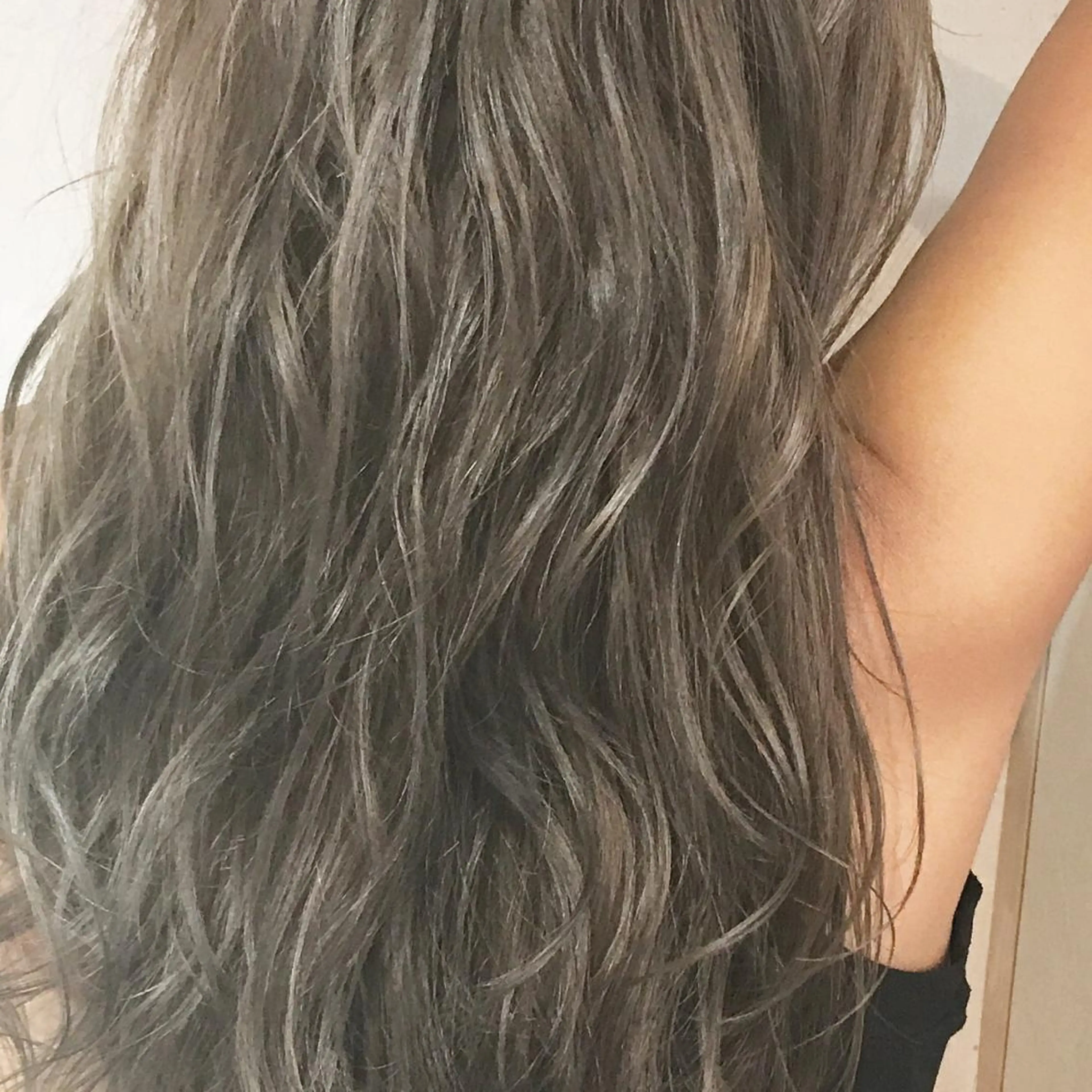 ロング カラー 透明感カラー グレージュ ハイライトカラー 外国人風カラー ハイライト 髪質改善満足度NO1 山下のヘアスタイル