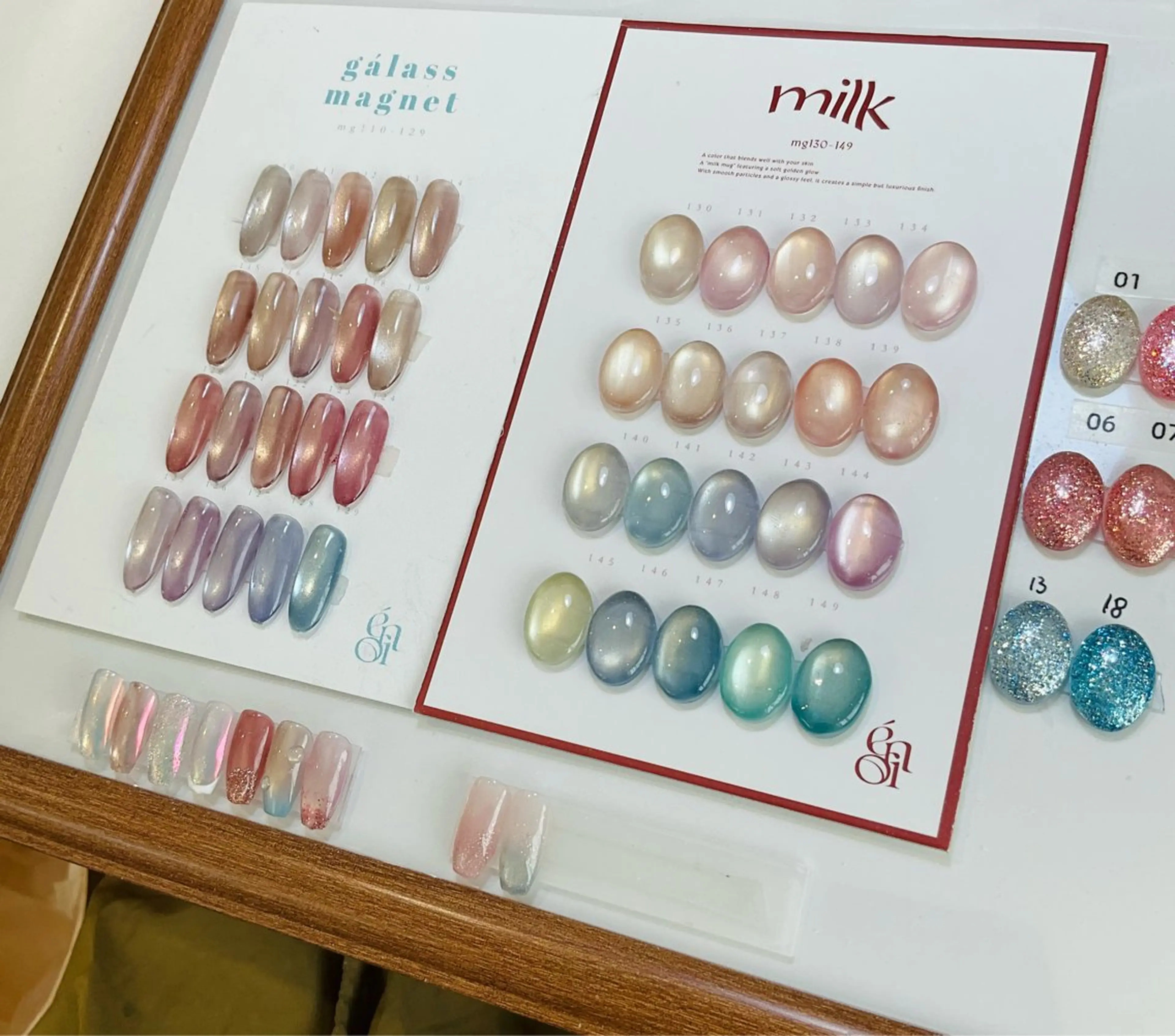 【話題enoi】ミルク/ガラス　マグネットネイル(通常¥7000円) +オフ代600円の写真