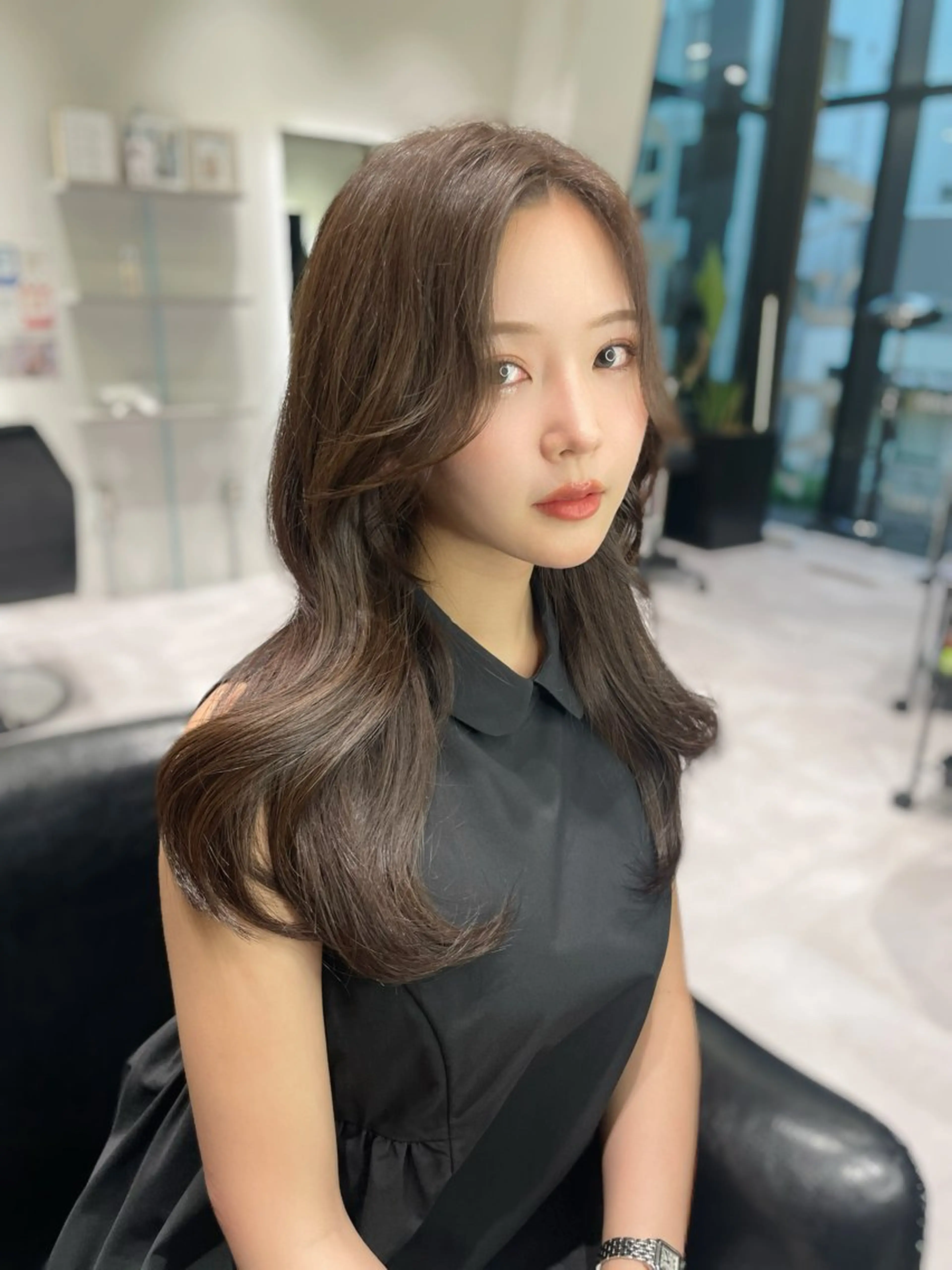 ミディアム カラー グレージュ 顔まわりレイヤー レイヤーカット カット ヘアカラー トリートメント 寺島 圭人のヘアスタイル