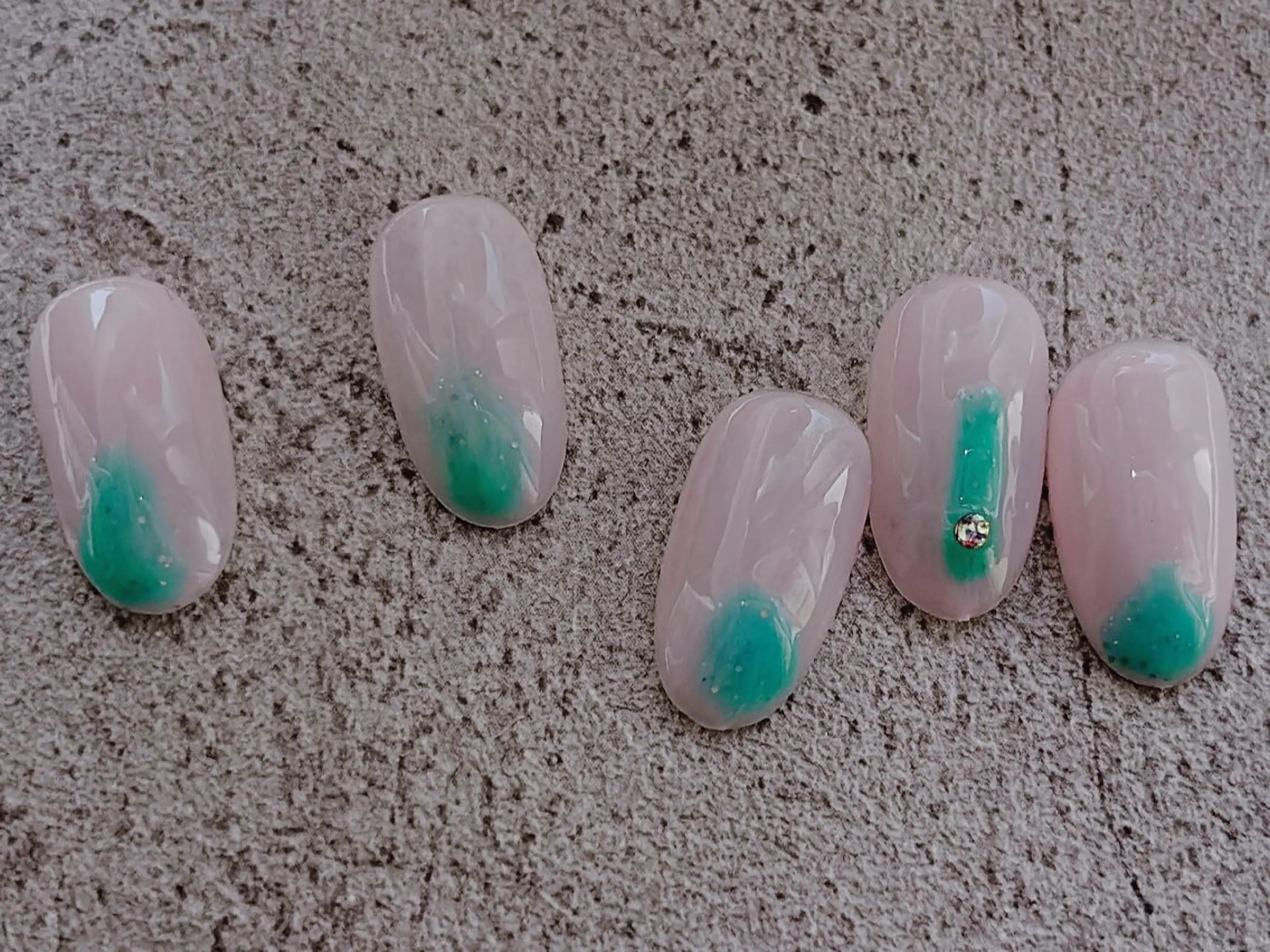 ネイル ハンドネイル ハンドケア Nail •Head スパFortunaのネイルデザイン