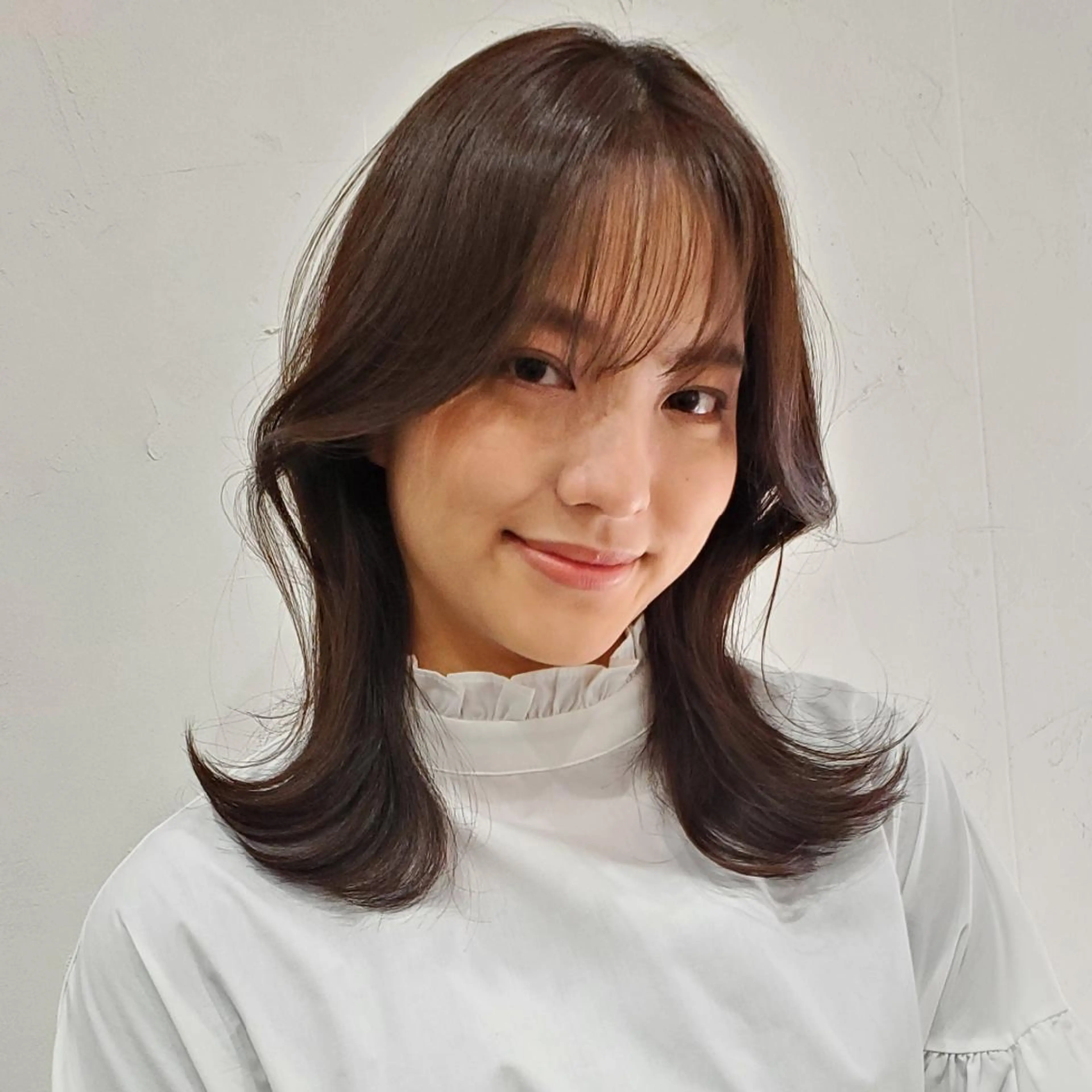 セミロング カラー パーマ 切りっぱなしボブ ショートボブ セミロングパーマ バレイヤージュ ベージュカラー カット ヘアカラー 縮毛矯正 トリートメント 韓国ヘア レイヤー くびれヘアMATSUのヘアスタイル