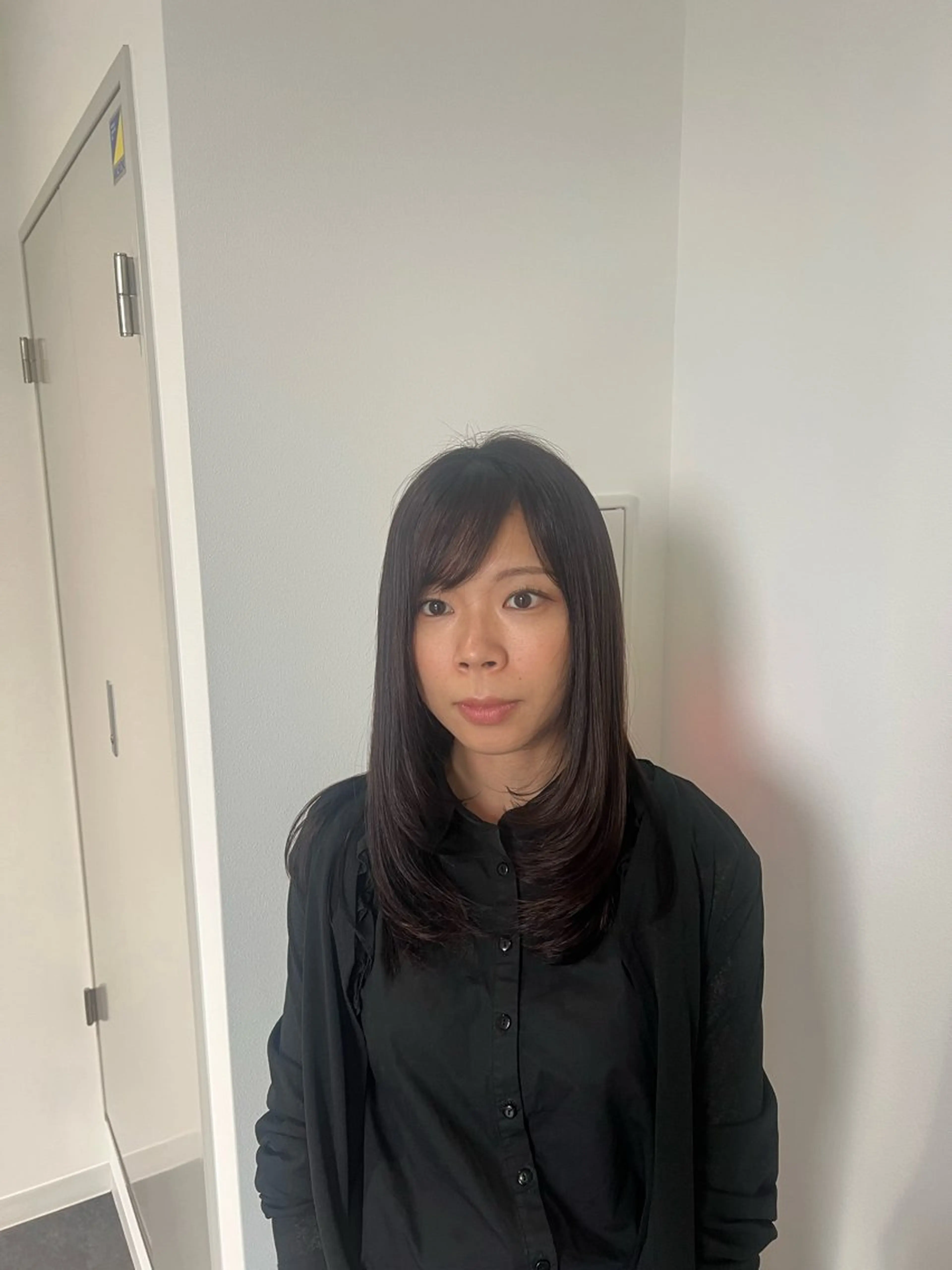 ミディアム 顔まわりレイヤー 顔周りカット レイヤーカット ひなた-YUCCA- elua⭐️のヘアスタイル