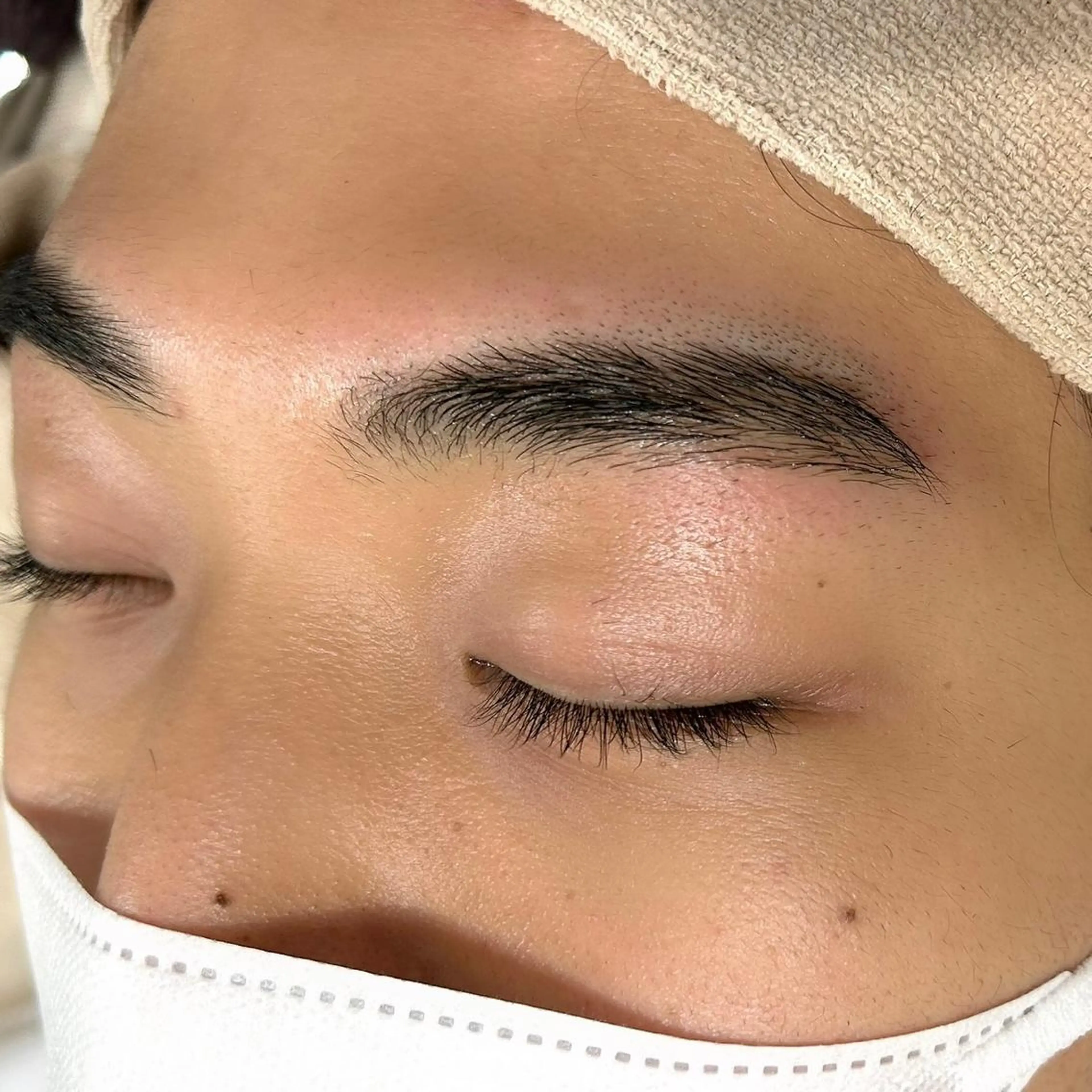アイブロウ 眉カット メンズアイブロウ 眉毛ワックス脱毛 三瓶 公子のヘアスタイル