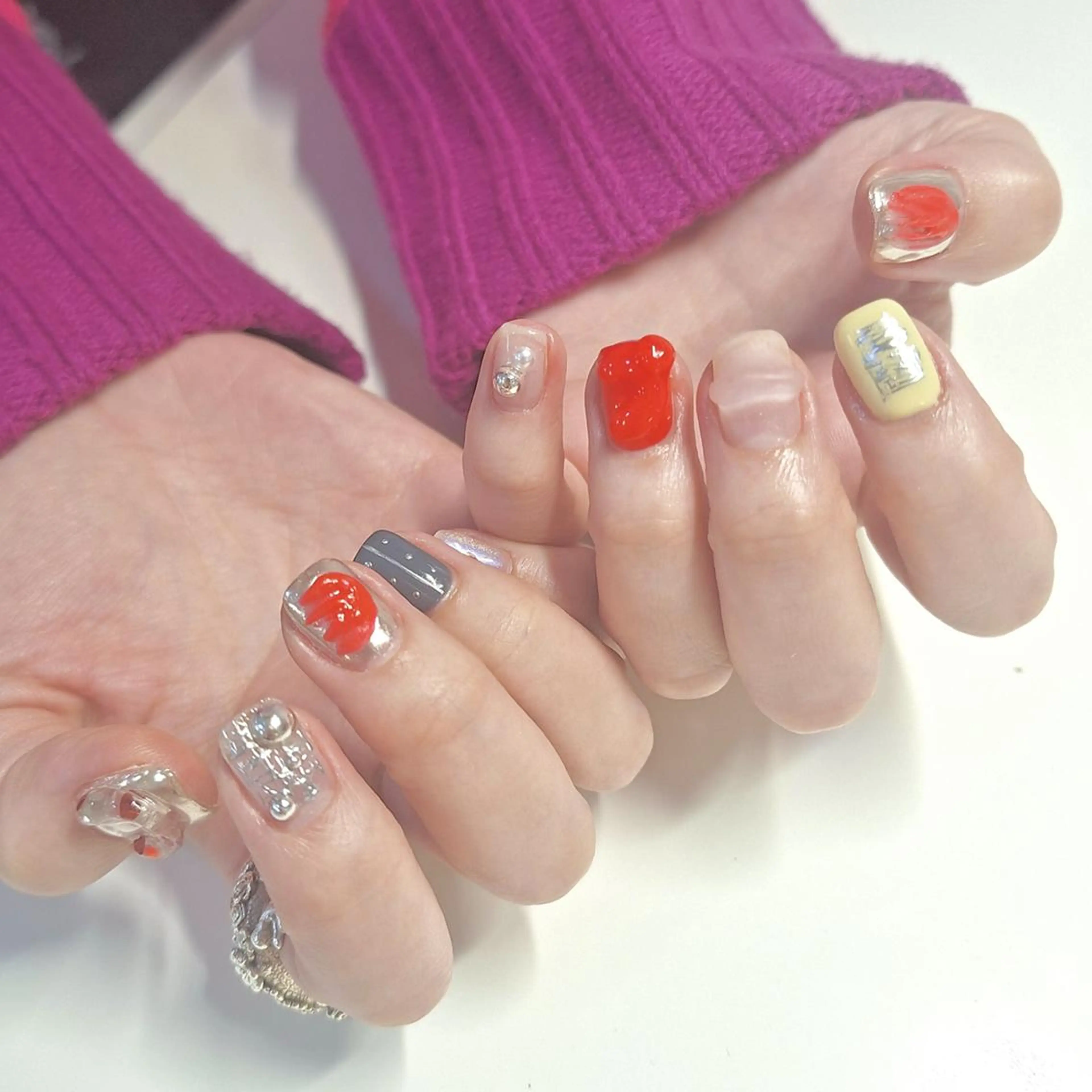 ネイル ジェルネイル 韓国ネイル ニュアンスネイル ワンホンネイル nailstudio eviz新宿店のネイルデザイン