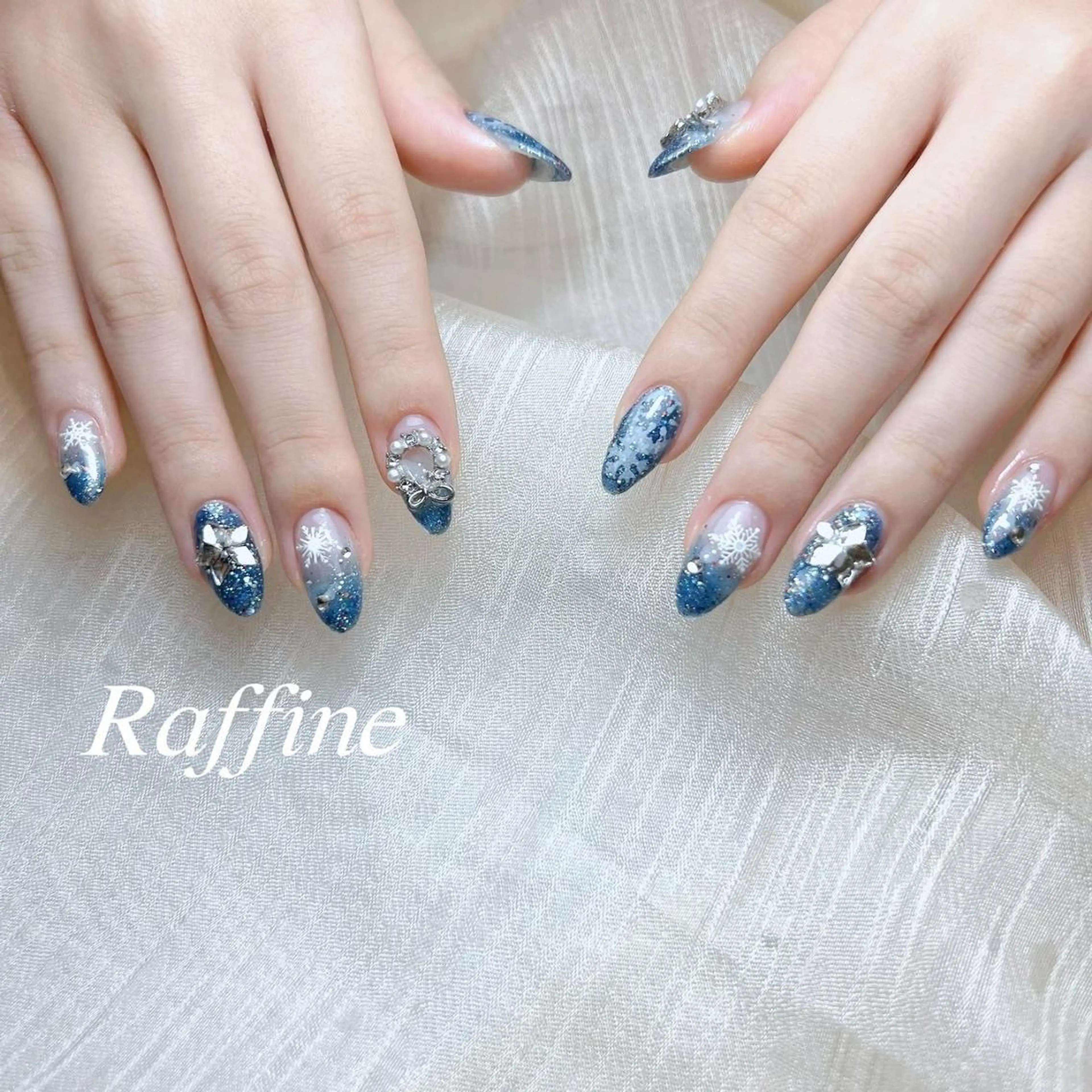 ネイル RAFFINE haru🦋🩵のネイルデザイン