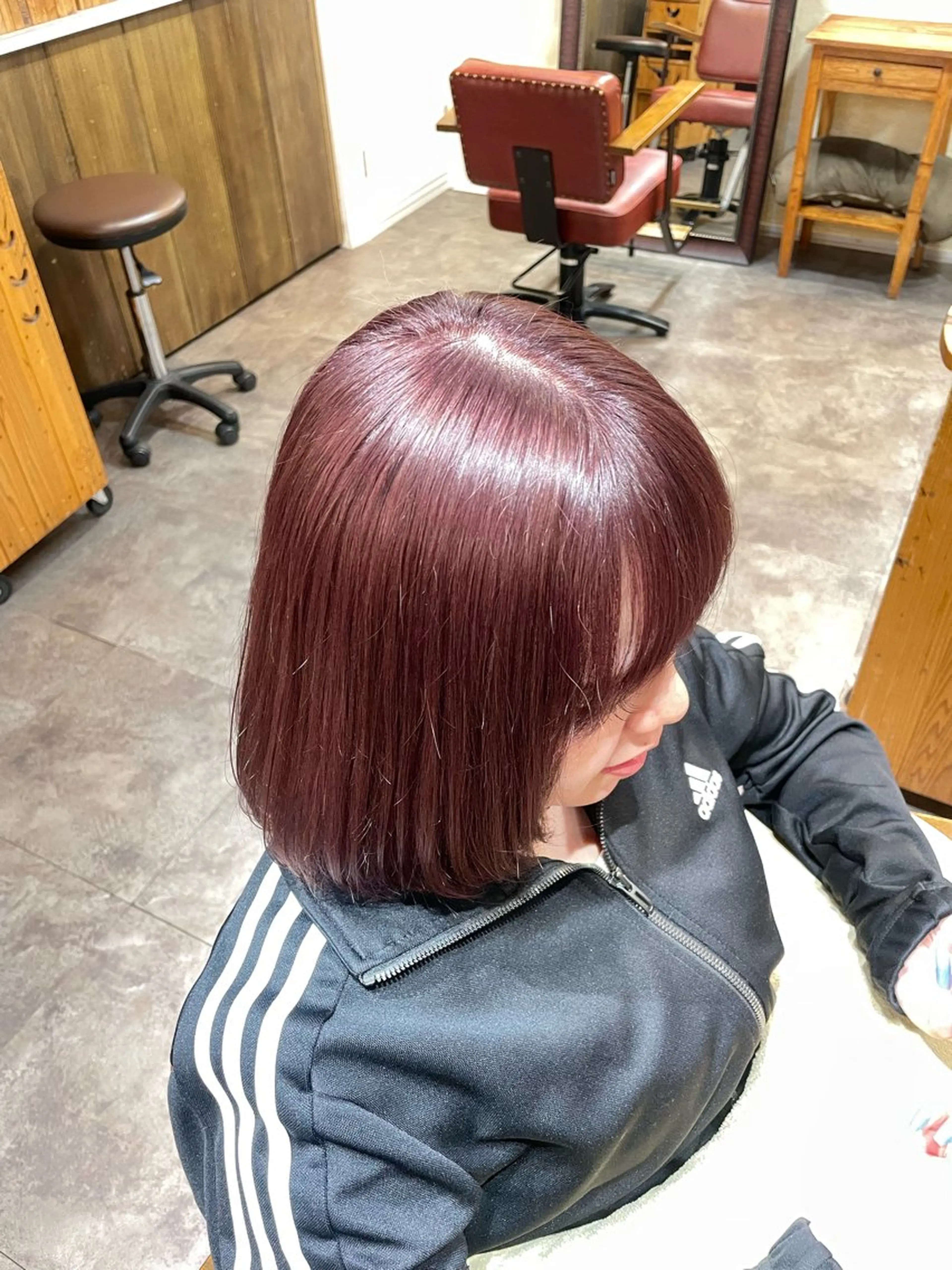ショート ヘアカラー 大庭 萌瑚のヘアスタイル
