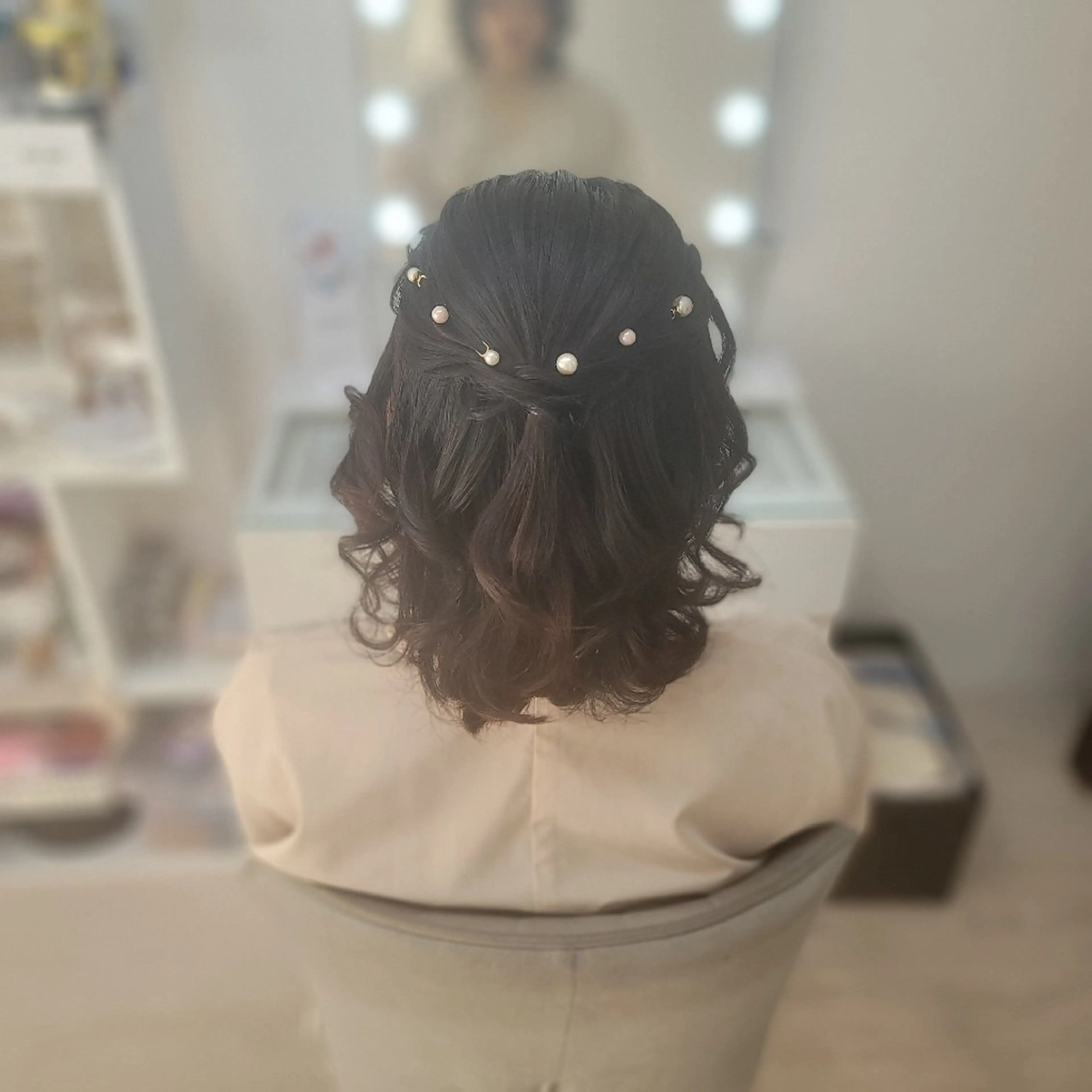 ヘアアレンジ ミディアム ハーフアップ ヘアセット 渥美 寿美翔のヘアスタイル