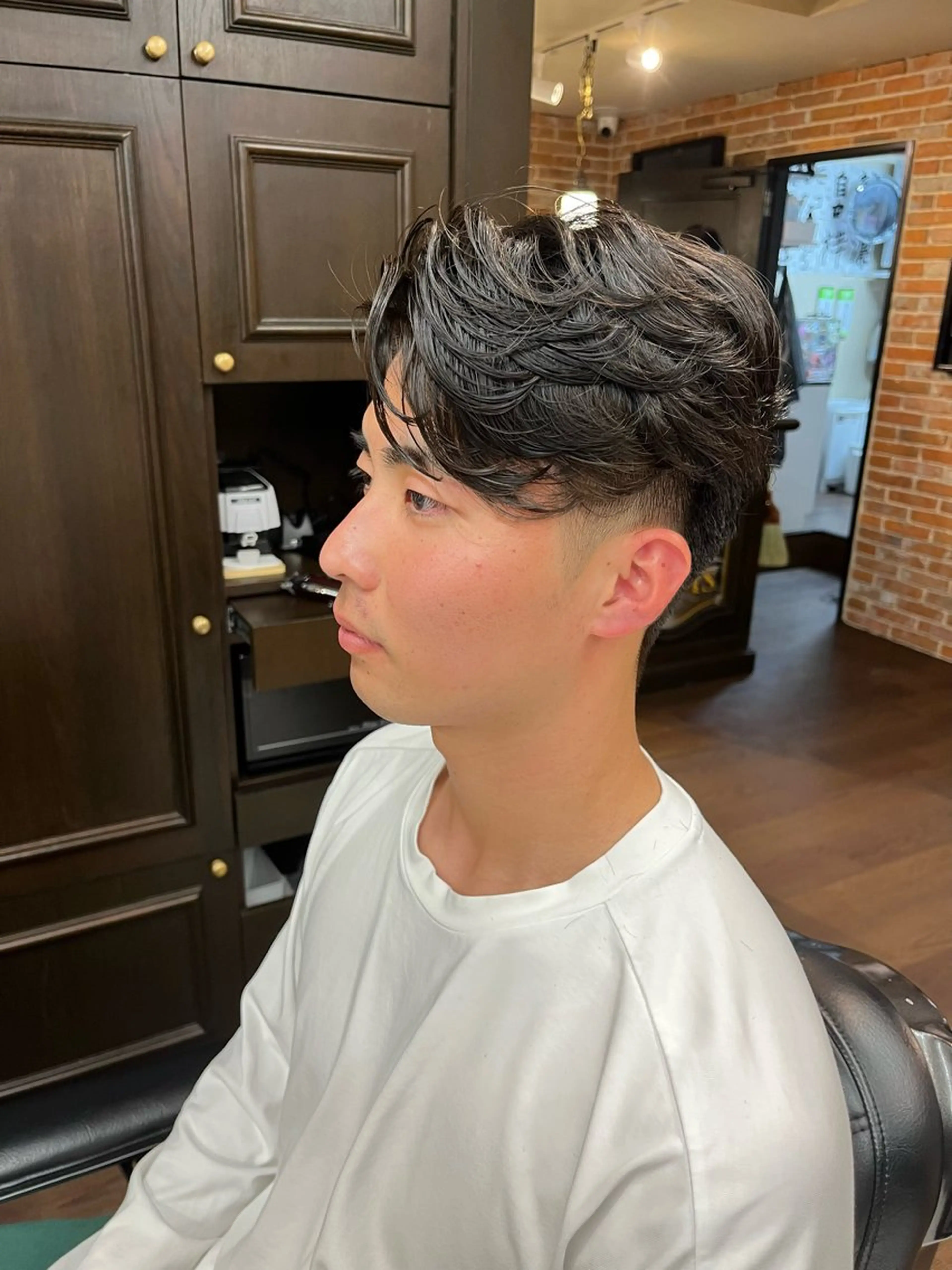 ミディアム ミディアムパーマ 佐藤 詩音のヘアスタイル