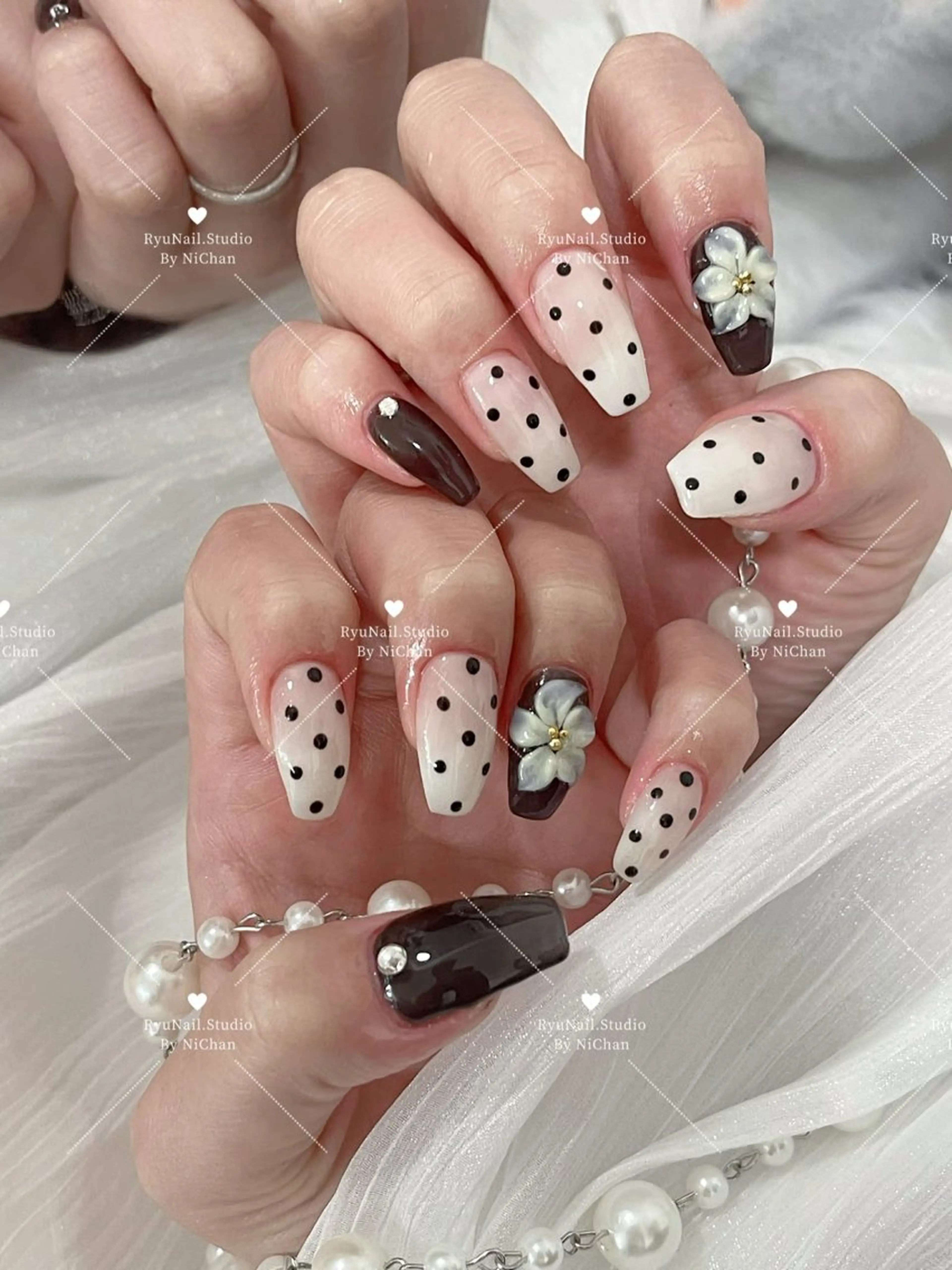 ネイル アートネイル ジェルネイル マグネットネイル ニュアンスネイル シンプルネイル ハンドネイル Ryu Nail NekoChanのネイルデザイン