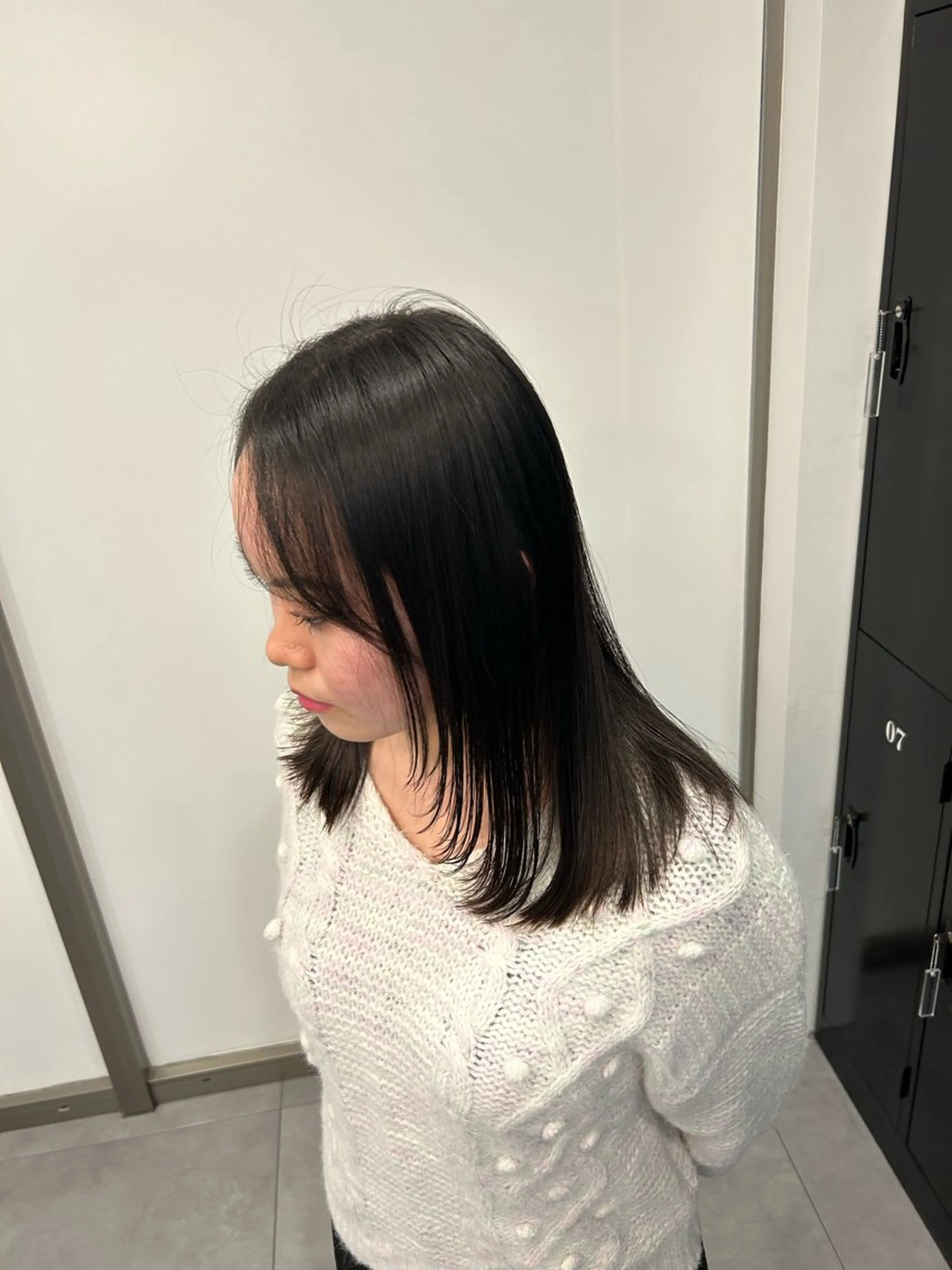 ミディアム 善財 康葵のヘアスタイル