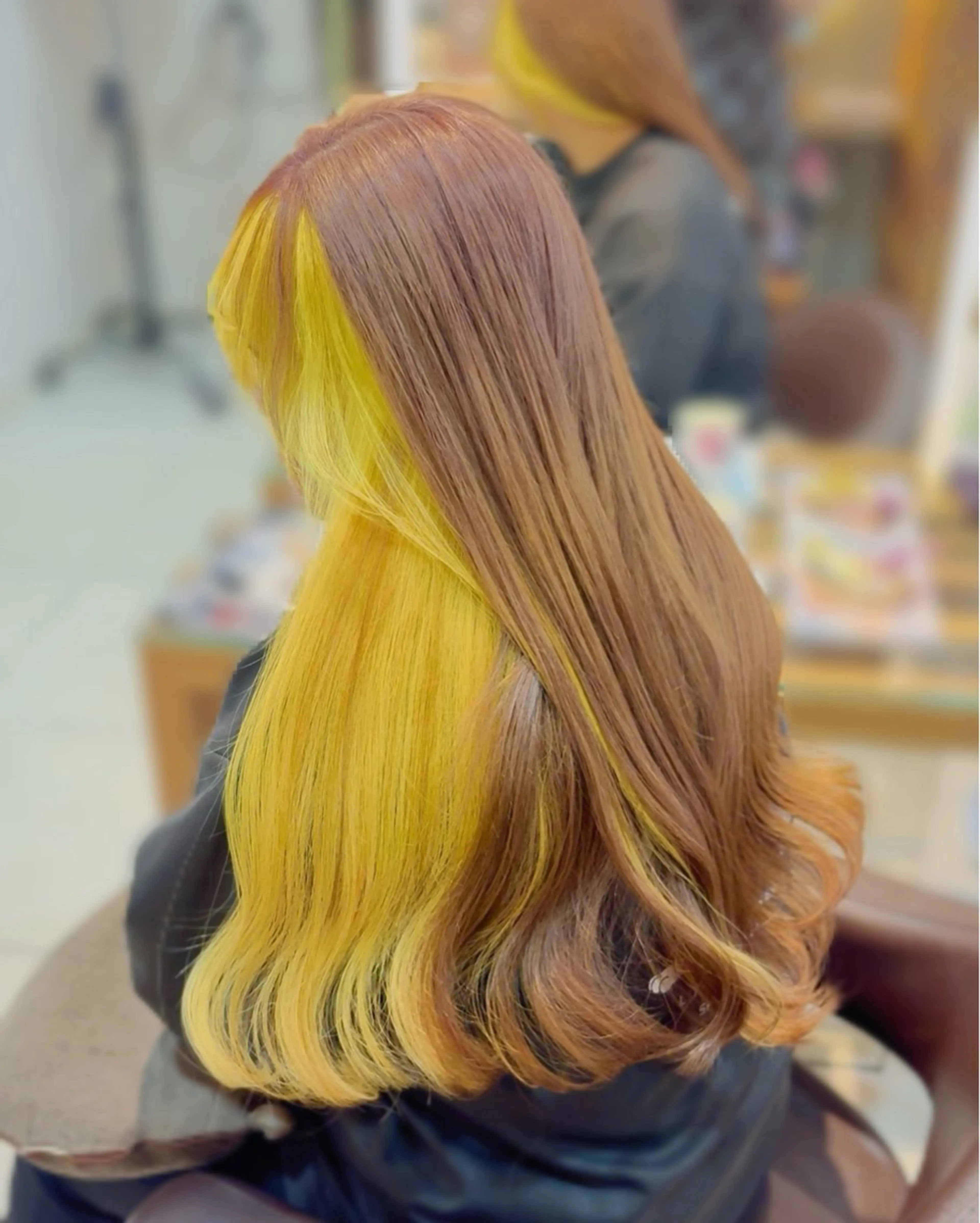 ロング イエローカラー ヘアカラー 🎀カラーモデル 募集中✧めい🎀のヘアスタイル
