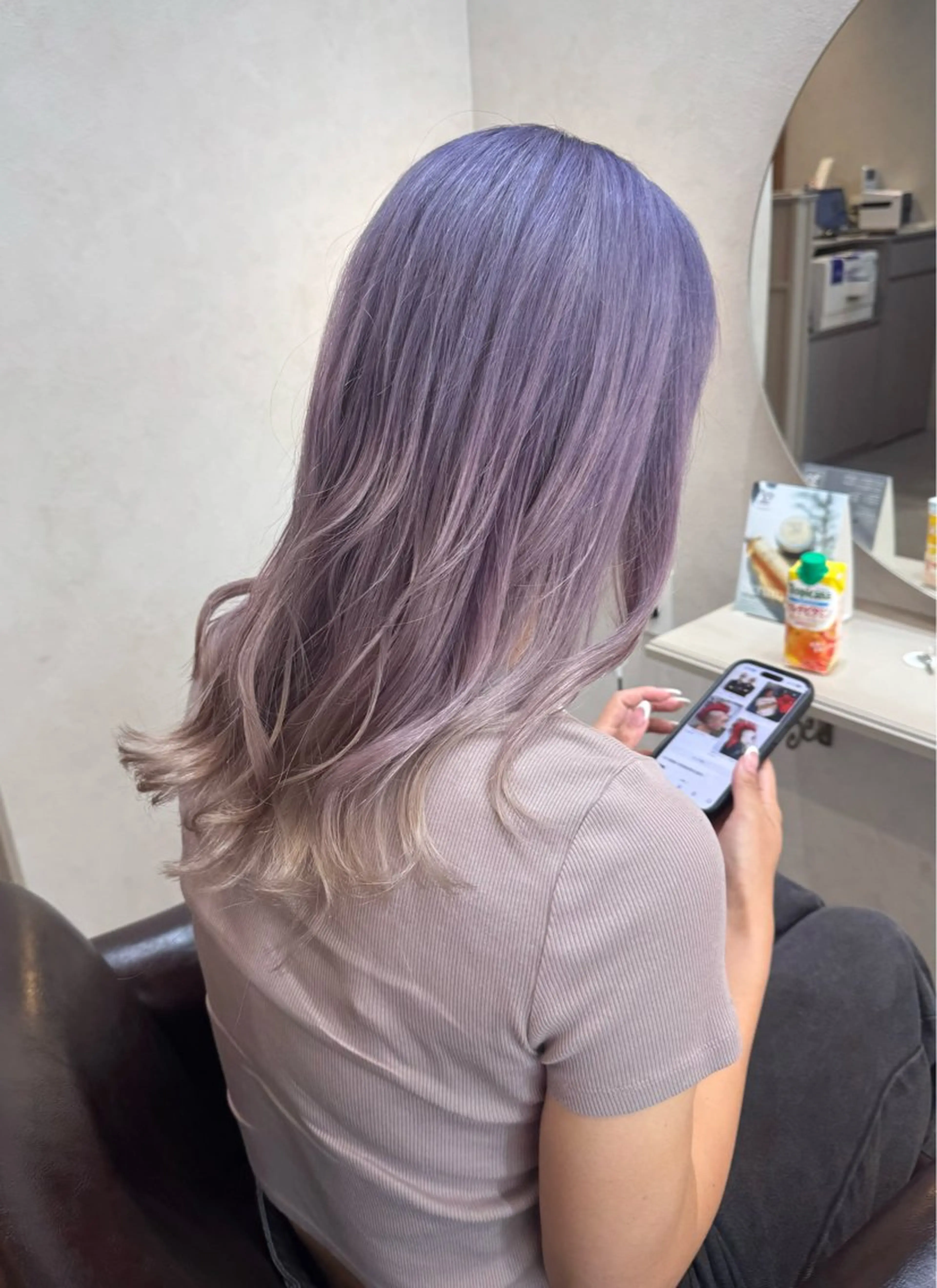 ミディアム カラー カット ヘアカラー トリートメント AKI 🐉のヘアスタイル