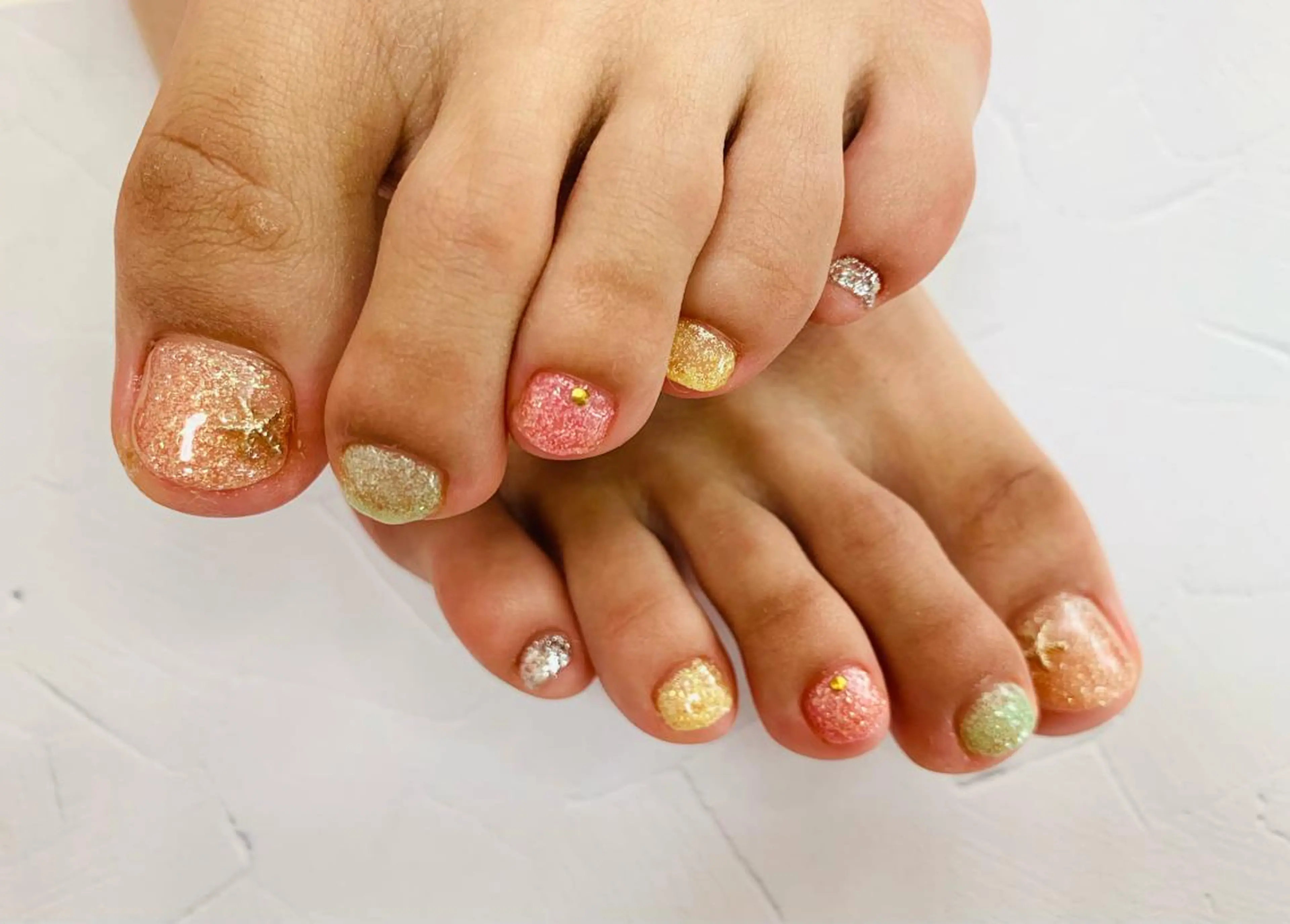 カラフルフットネイルオフ込み（オフ無−５００円）※フットバス５分基本対応の写真