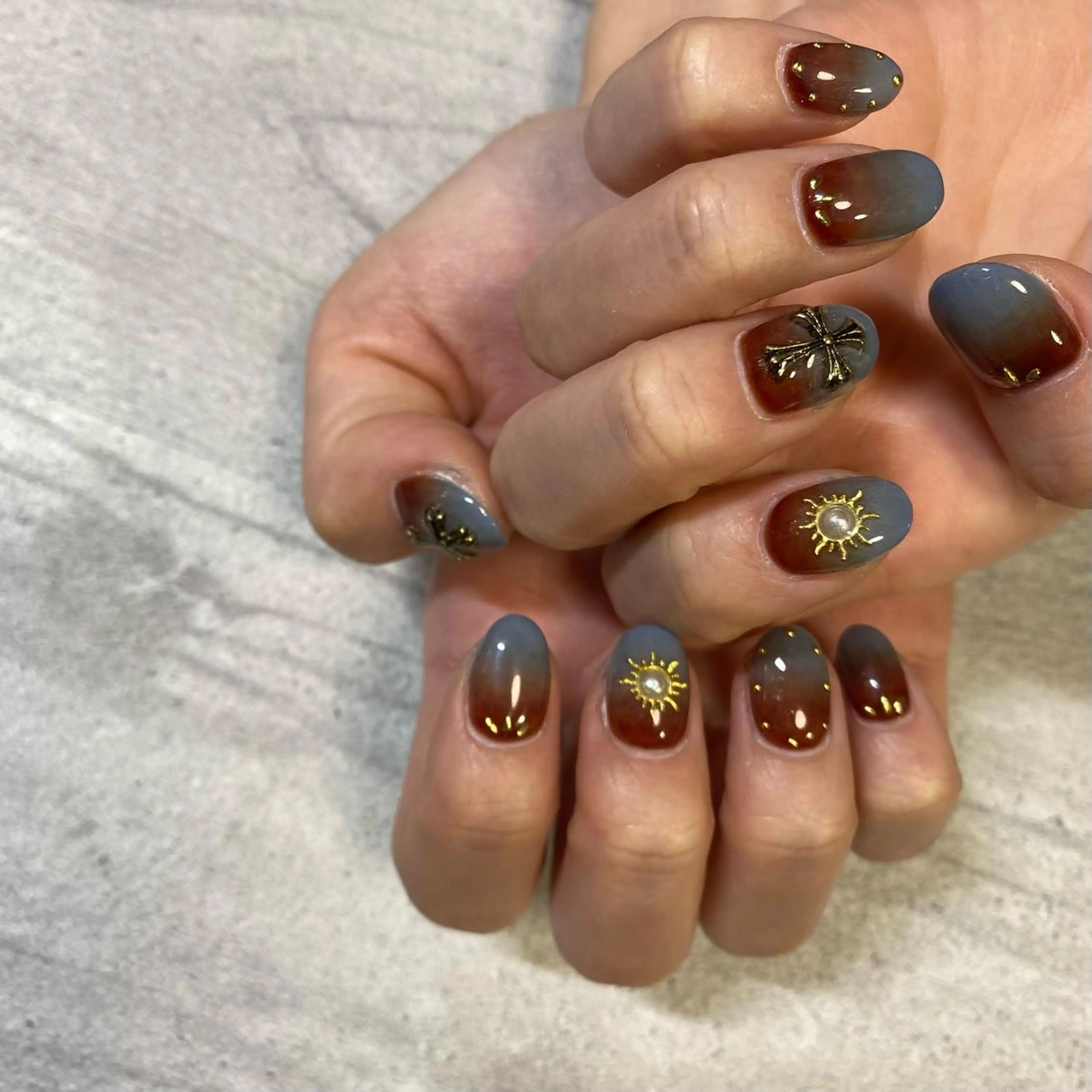 ショート カラー パーマ ヘアアレンジ メンズ キッズ ネイル マツエク・マツパ アイブロウ グラデーションカラー 眉カラー グラデーション ハンドネイル ハンドケア 今福鶴見ネイル 8(ｴｲﾄ)のネイルデザイン