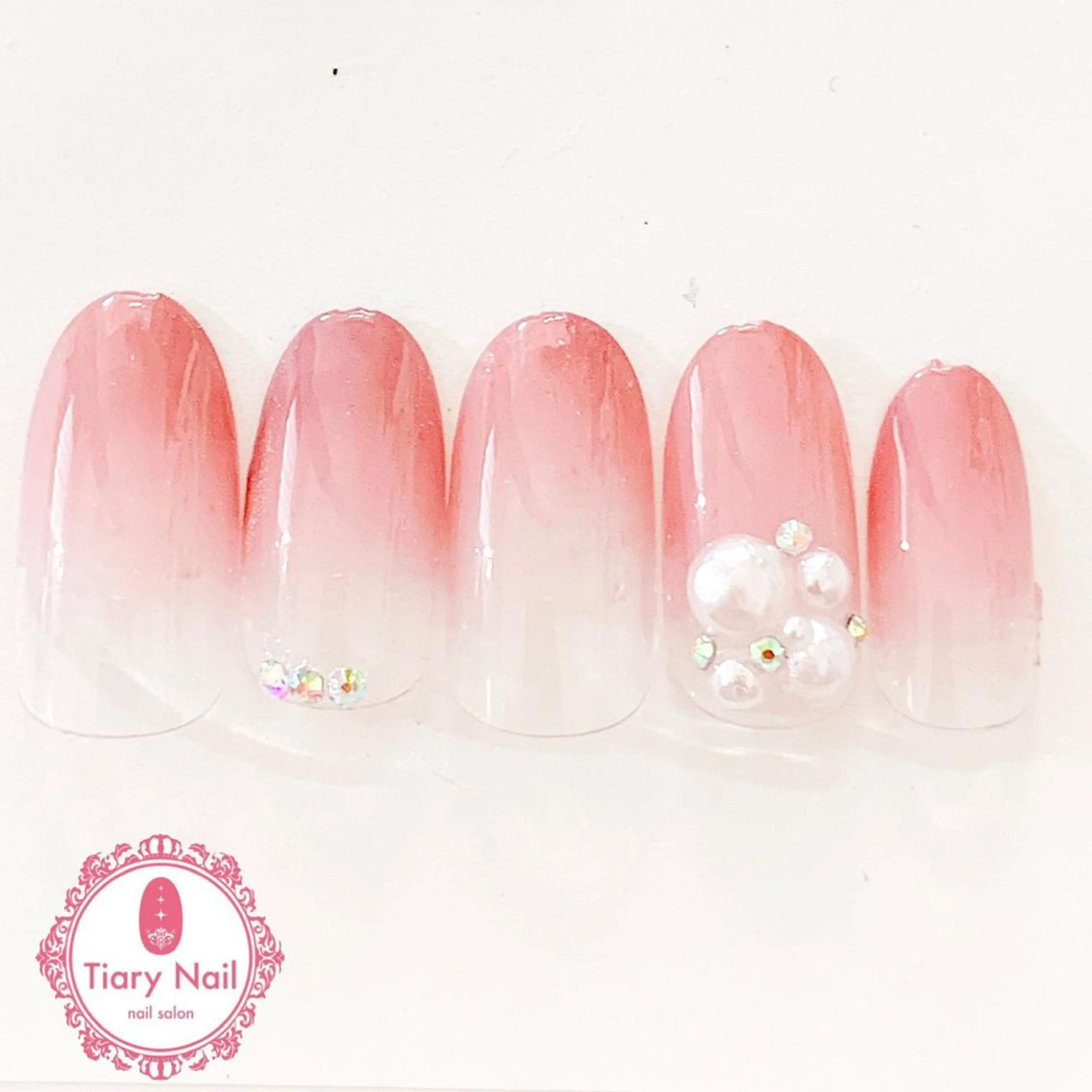 ネイル tiarynail K K🐼のネイルデザイン