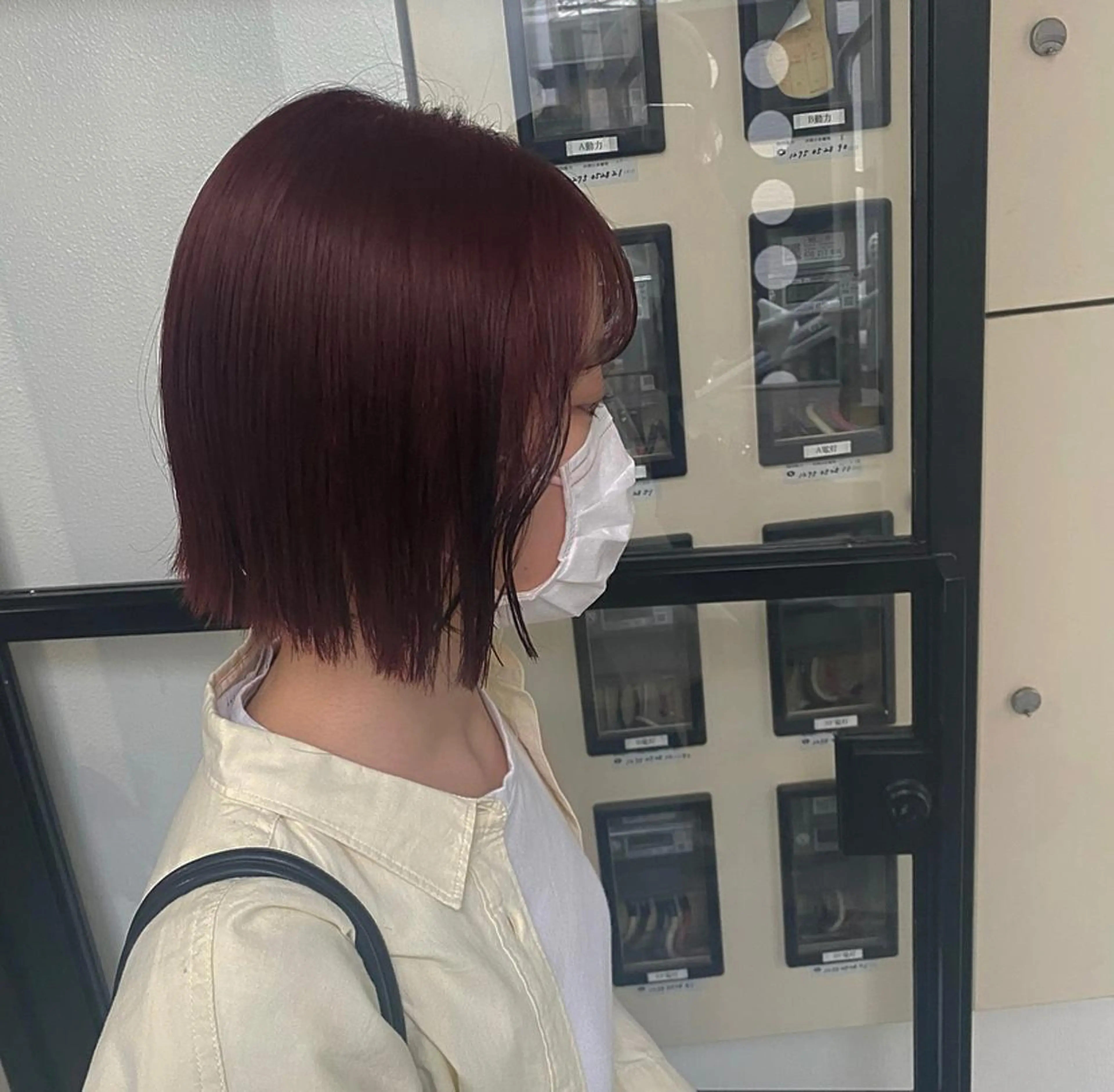 ショート カラー ヘアアレンジ ブリーチ ボルドーカラー ブリーチなしカラー ハイトーン/透け感 カラー🎀真香のヘアスタイル