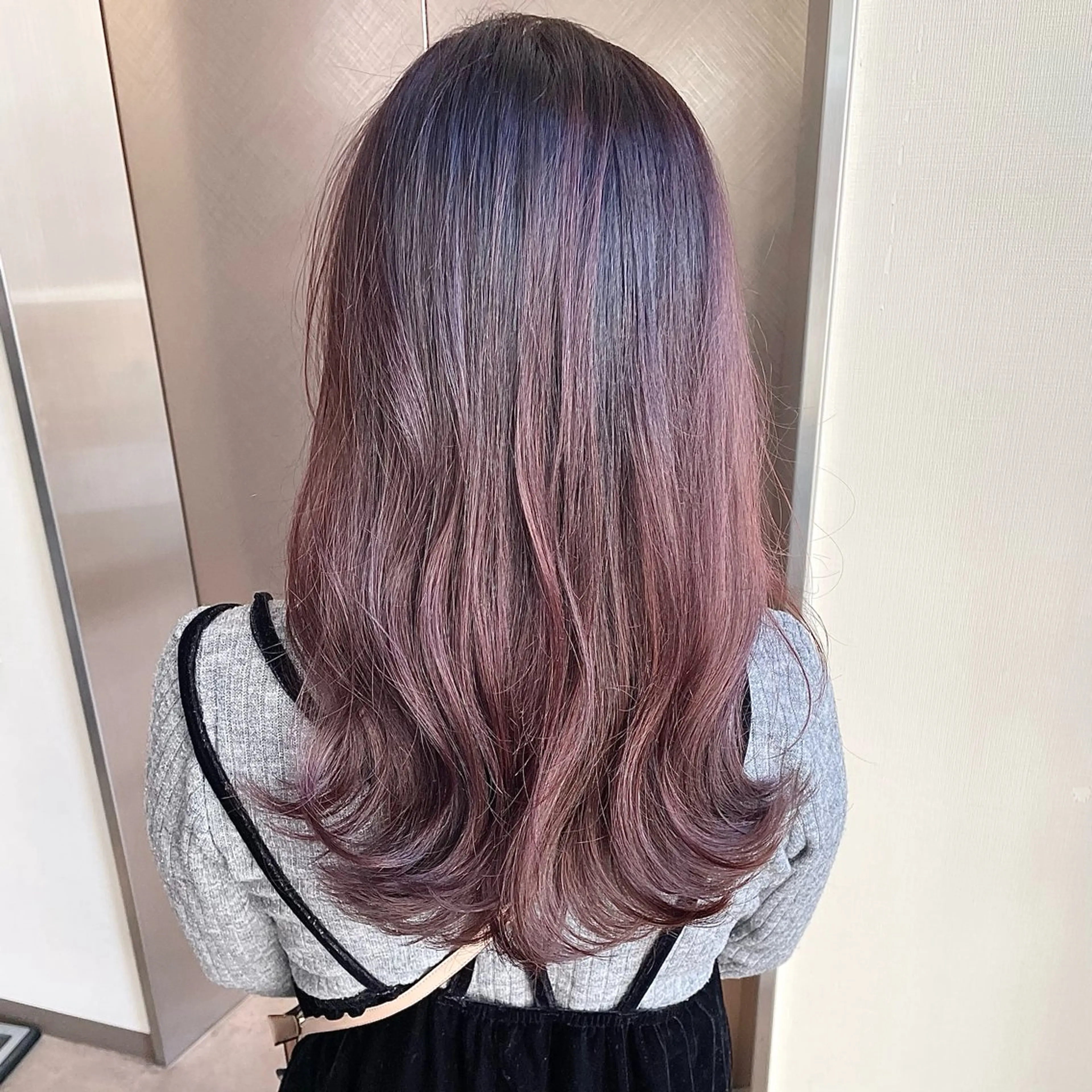 ロング カラー ブリーチ ダブルカラー ラベンダーカラー ブリーチなしカラー カット ヘアカラー トリートメント 村上 遥香 店長スタイリストのヘアスタイル