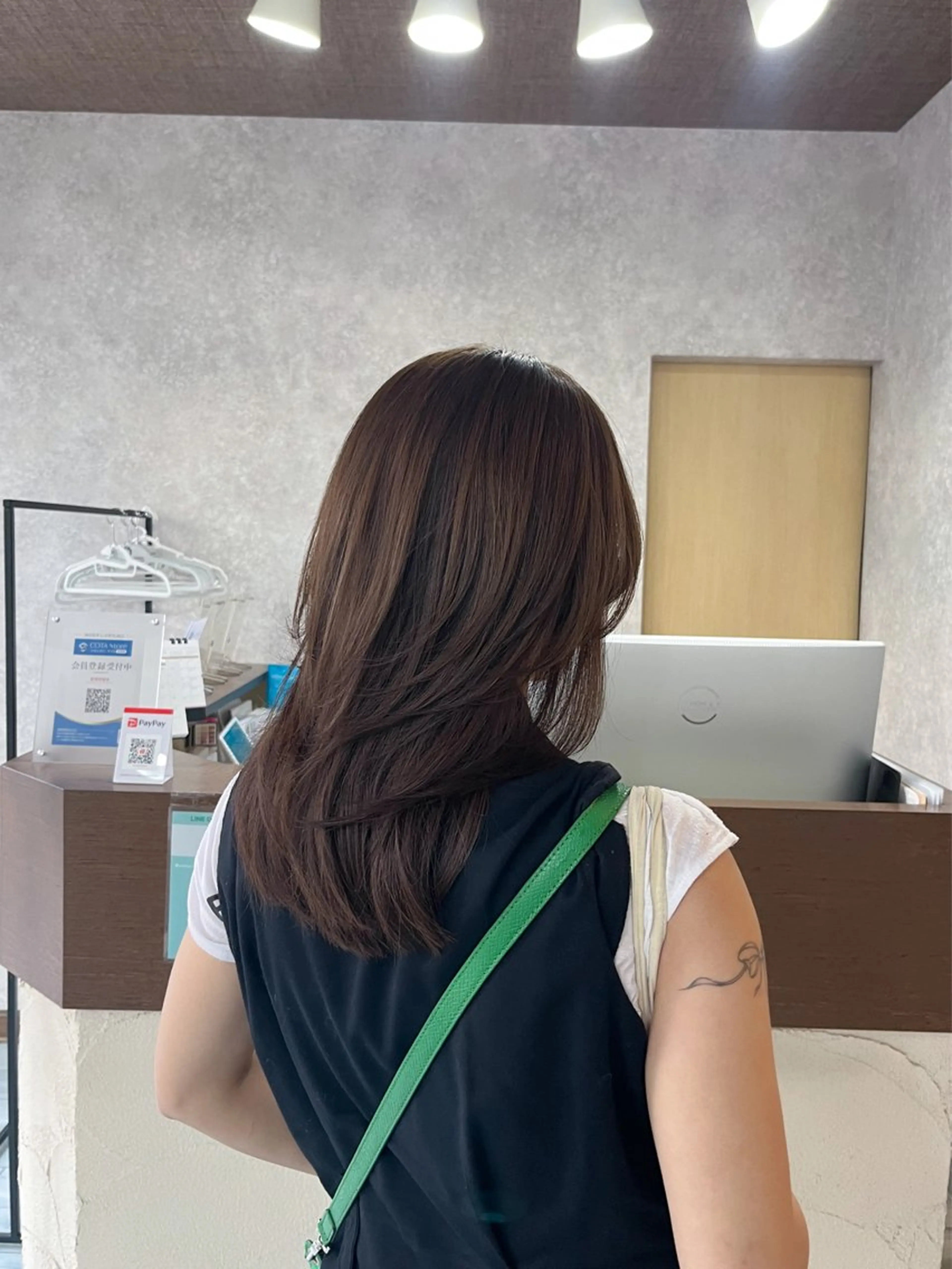 セミロング カラー ベージュカラー オリーブベージュ 村田梨乃/ minim hairのヘアスタイル