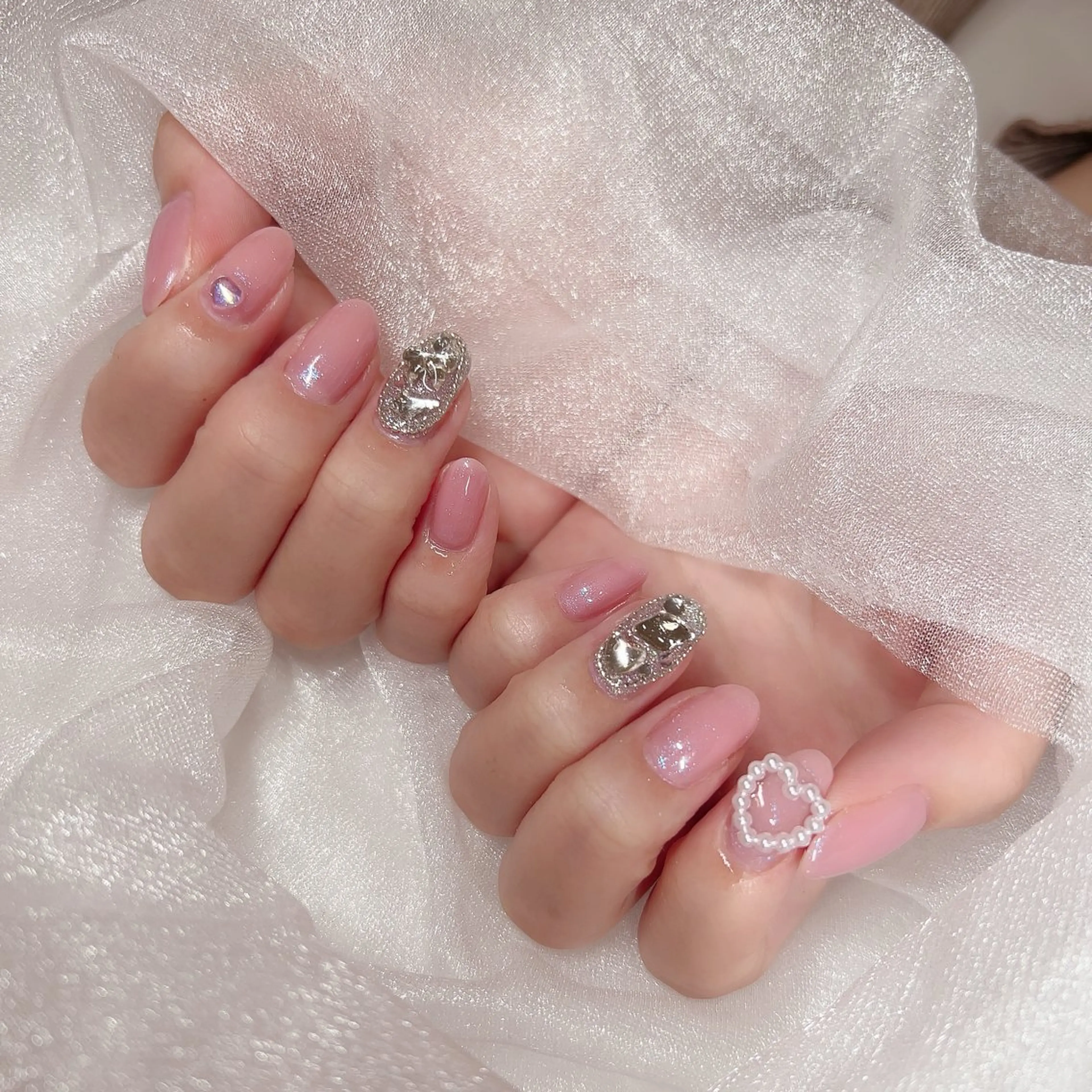 ネイル ジェルネイル パラジェル HENECY🍓 momokaのネイルデザイン