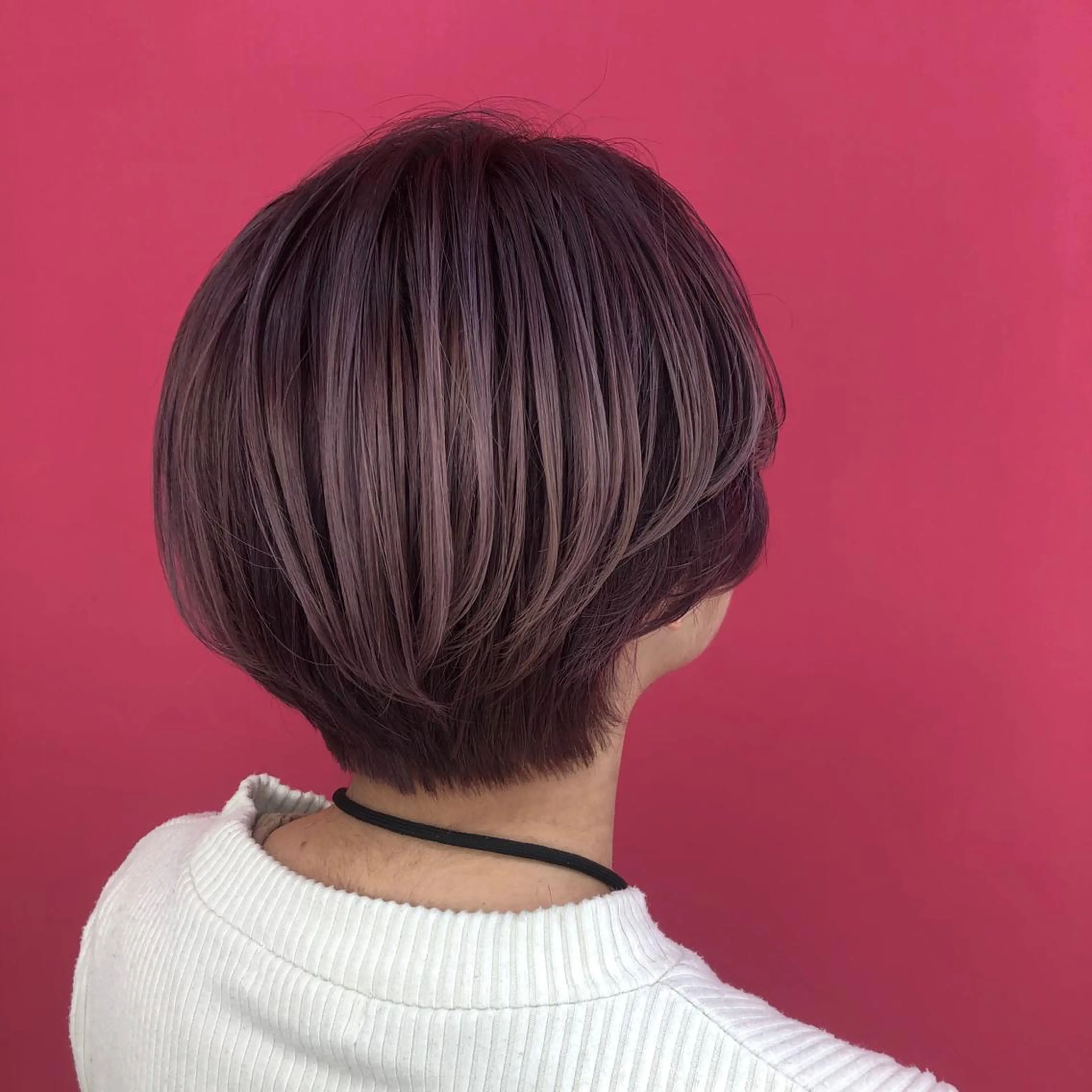 ショート カラー ブリーチ ラベンダーカラー ラベンダーピンク ピンクカラー 小顔レイヤー/ ベージュ🤍Rieのヘアスタイル