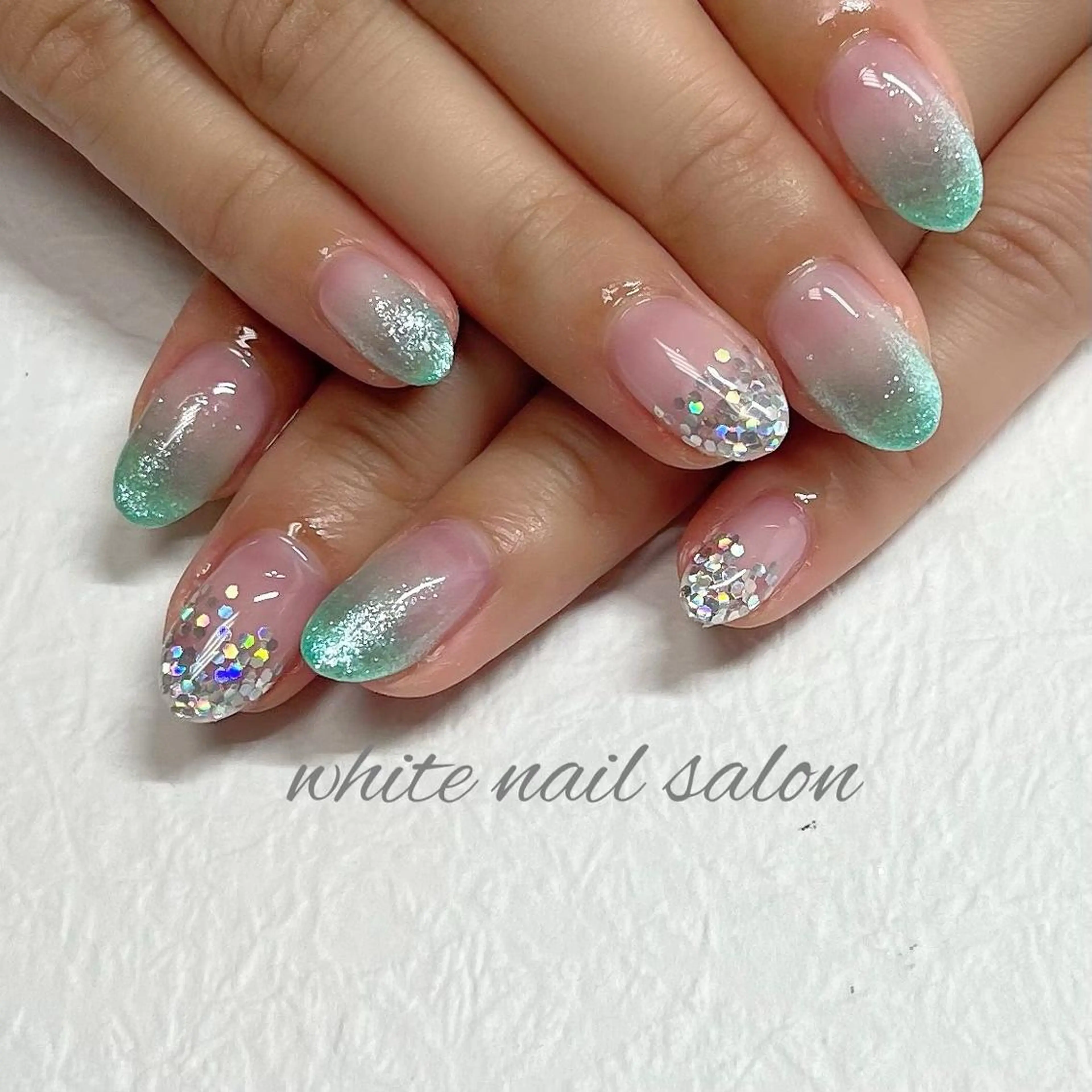 ネイル フットネイル ジェルネイル ハードジェル ラメ(グリッター) 持ち込み white nail salonのネイルデザイン