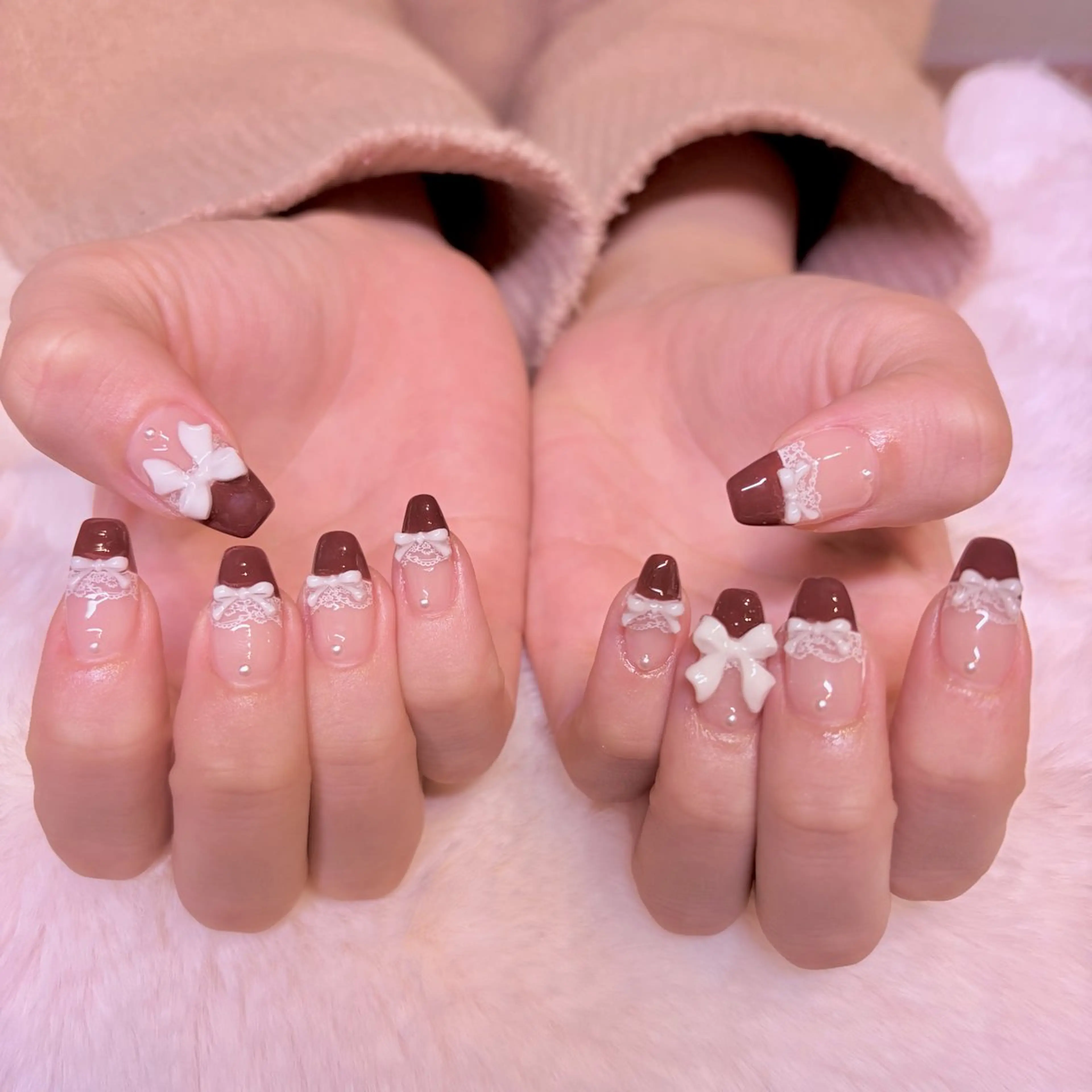 ネイル フレンチネイル ガーリー ハンドネイル nail salon e'mu💐のネイルデザイン