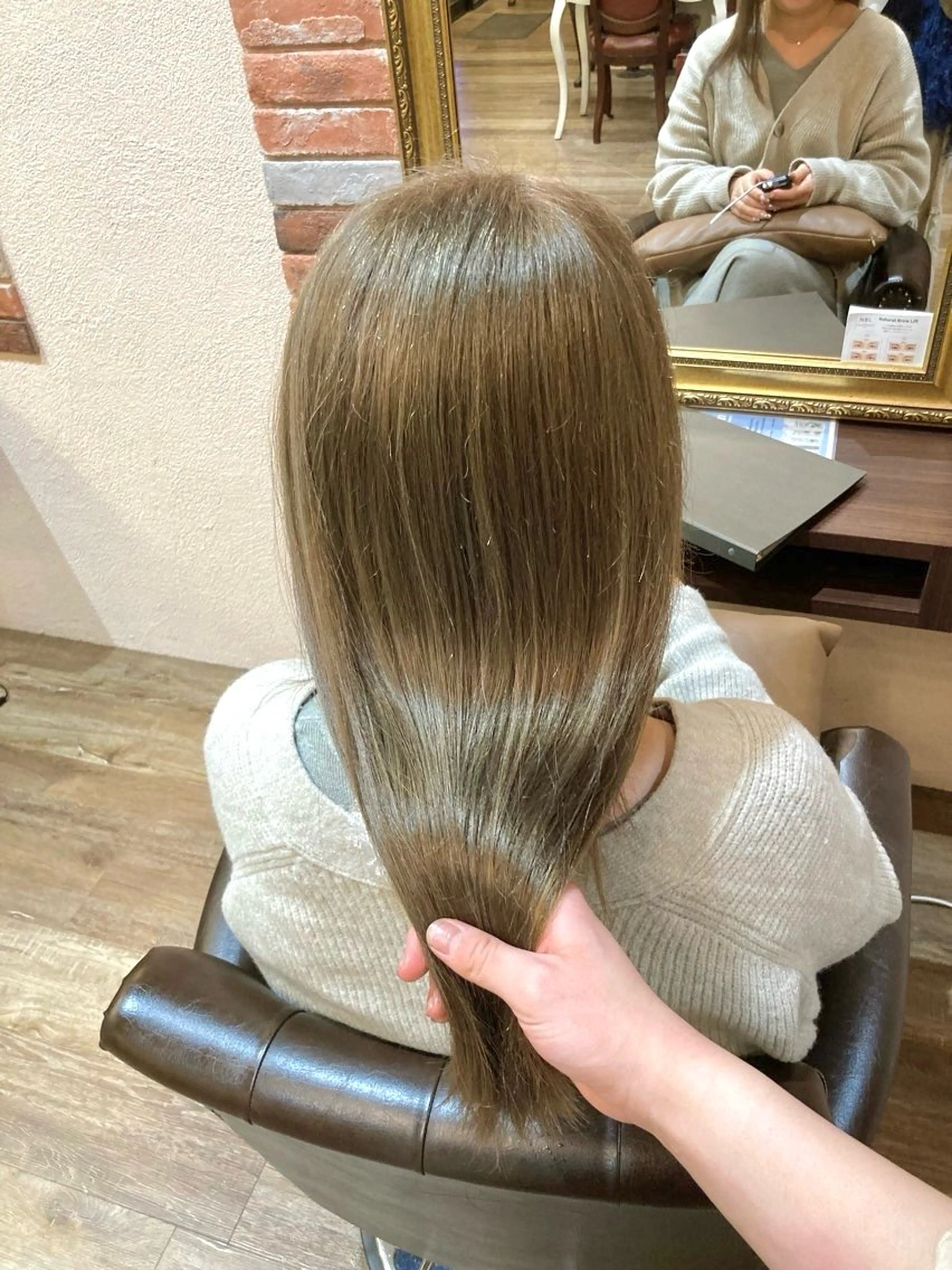 ロング カラー ベージュカラー ツボイ マホのヘアスタイル