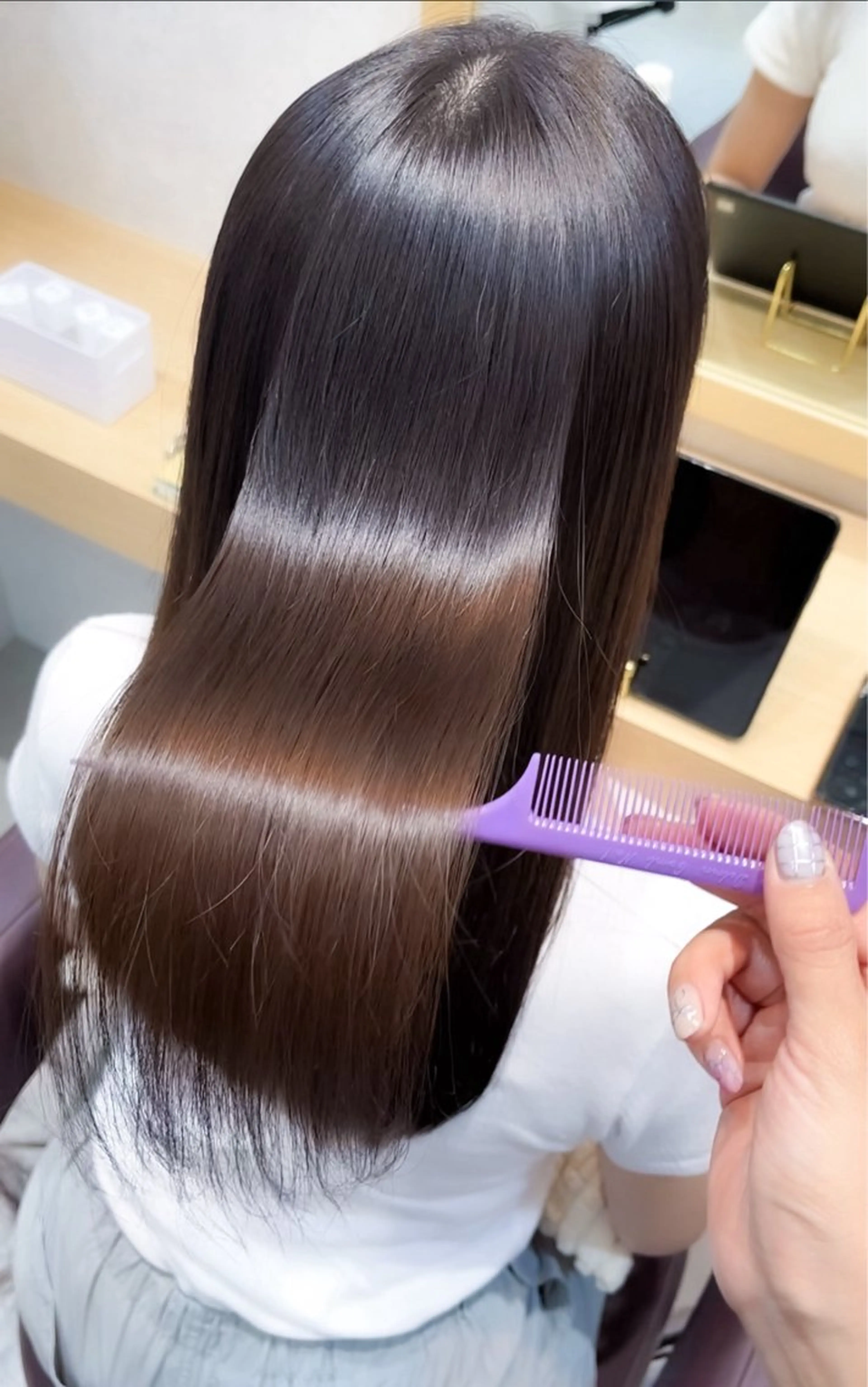 セミロング パーマ カット 縮毛矯正 トリートメント 透明感カラー／韓国 レイヤーmomokaのヘアスタイル