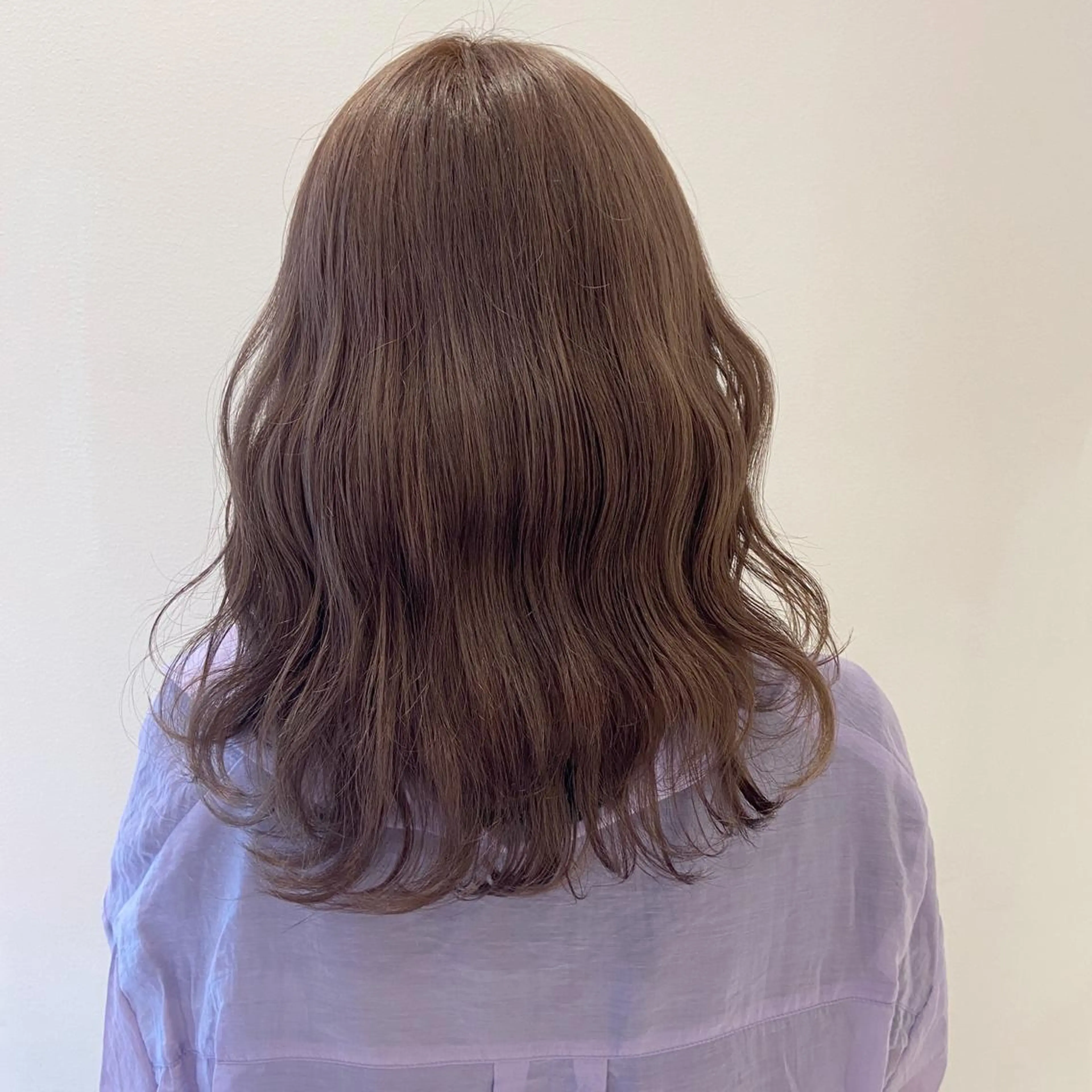ミディアム カラー ヘアアレンジ ベージュカラー ラベンダーカラー ラベンダーベージュ 天神レイヤーカット No.1💖マユカのヘアスタイル