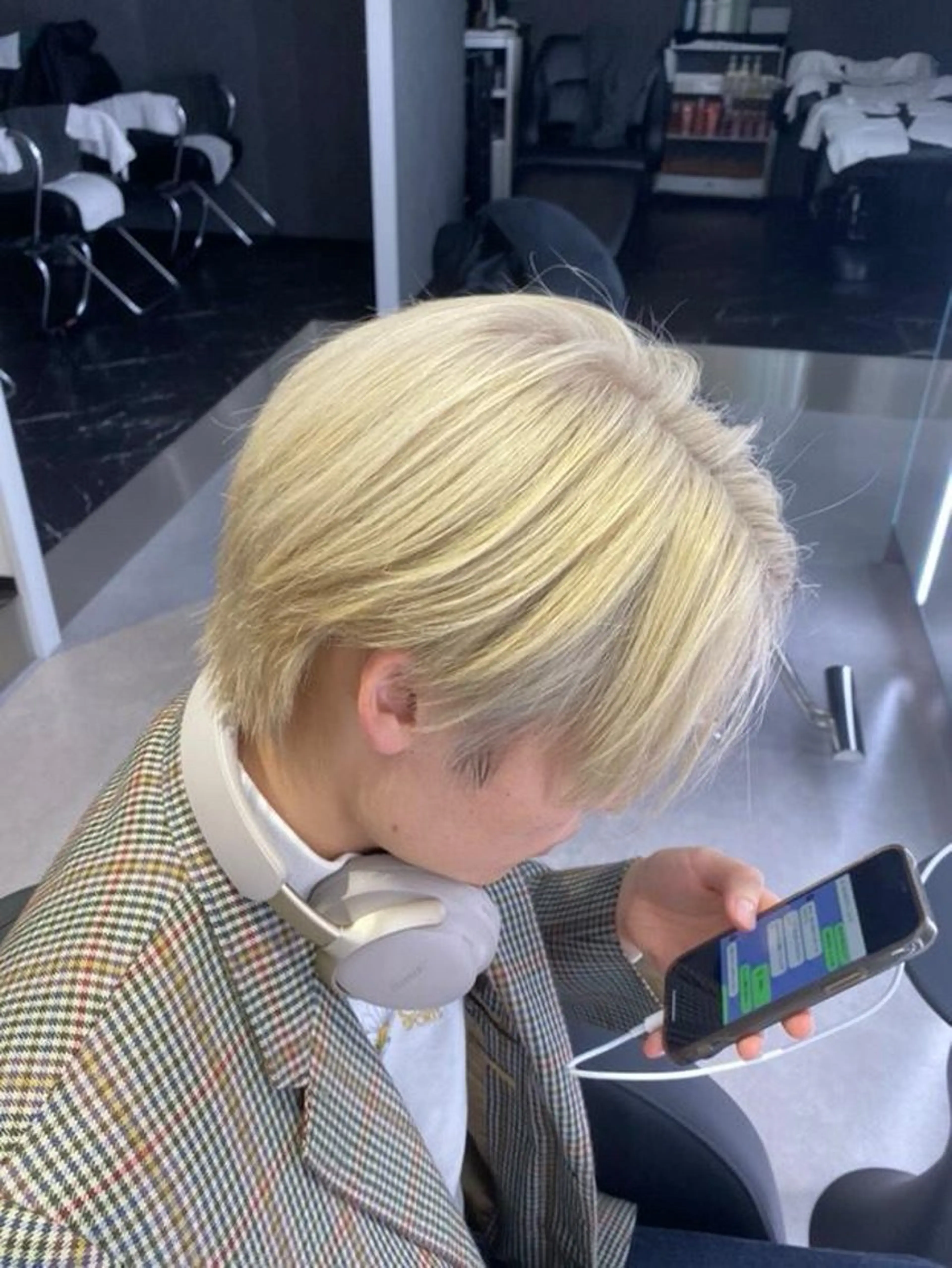 ショート カラー メンズ メンズブリーチ 刈り上げ ブリーチ 抜きっぱなしブロンド ブロンド 【メンズ特化美容師】 Toma🎯のヘアスタイル