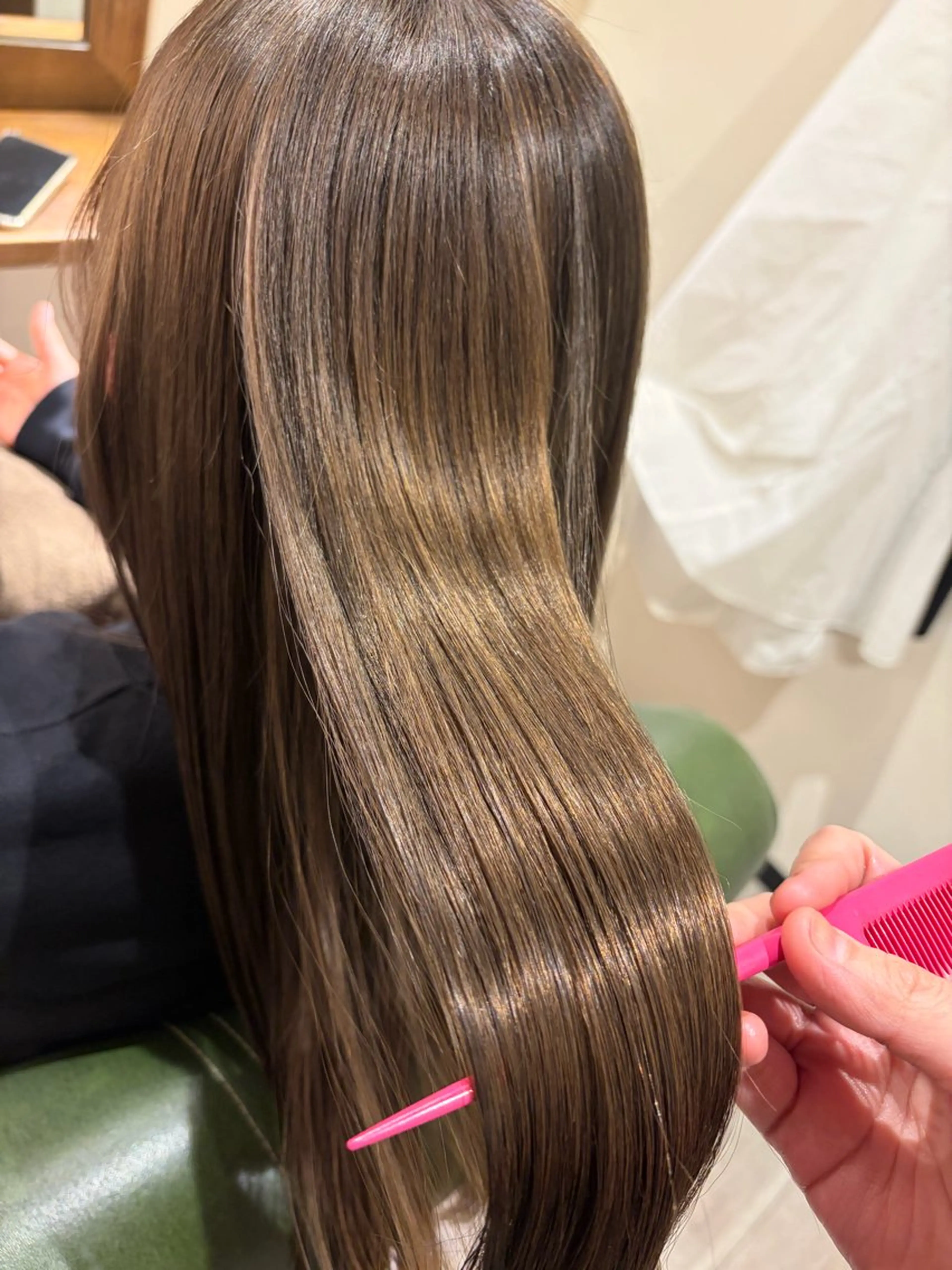 カラー 畠山 亜弓のヘアスタイル