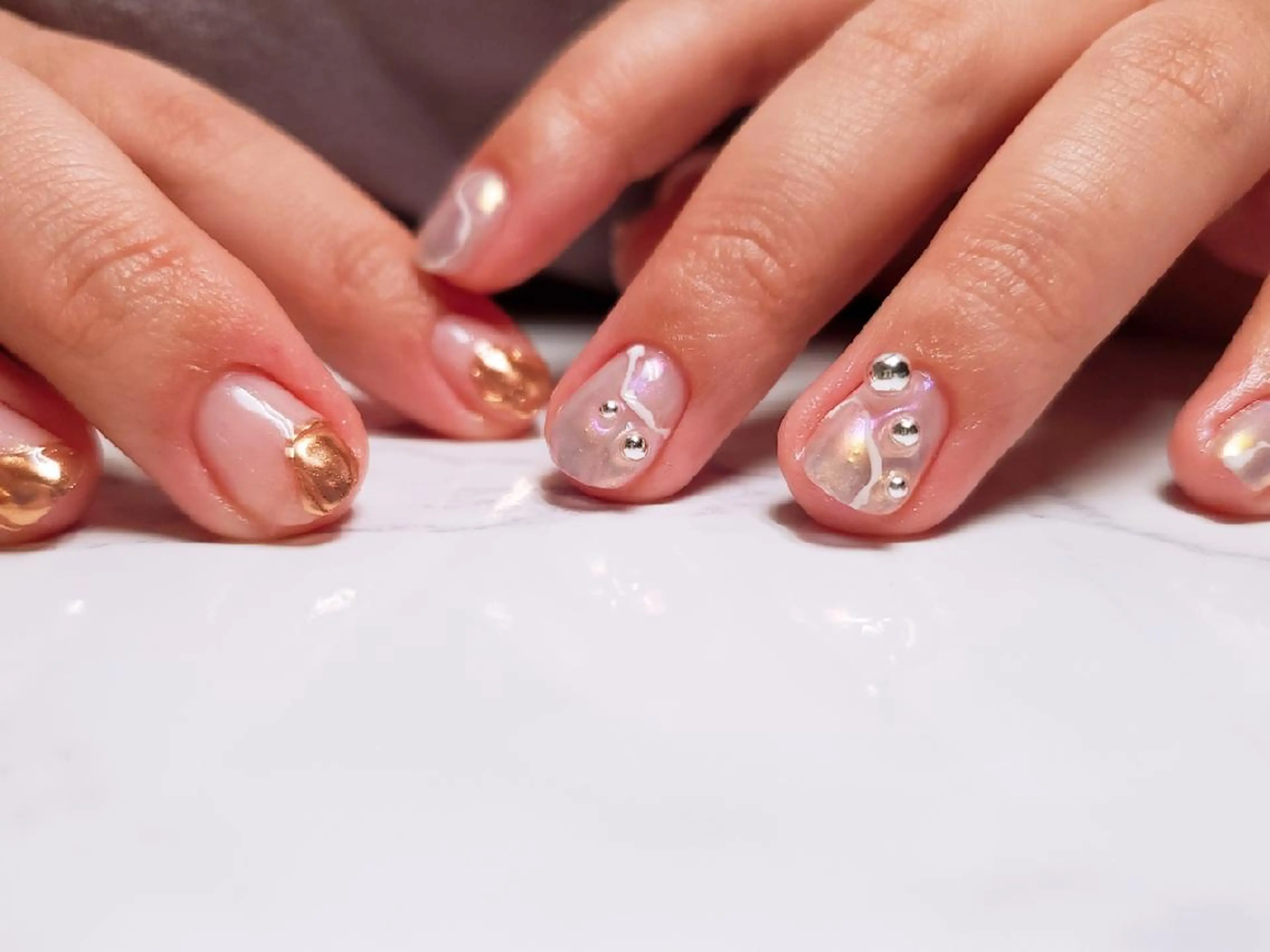 ネイル おそろいネイル ハンドネイル ハンドケア 佐藤 結衣のネイルデザイン