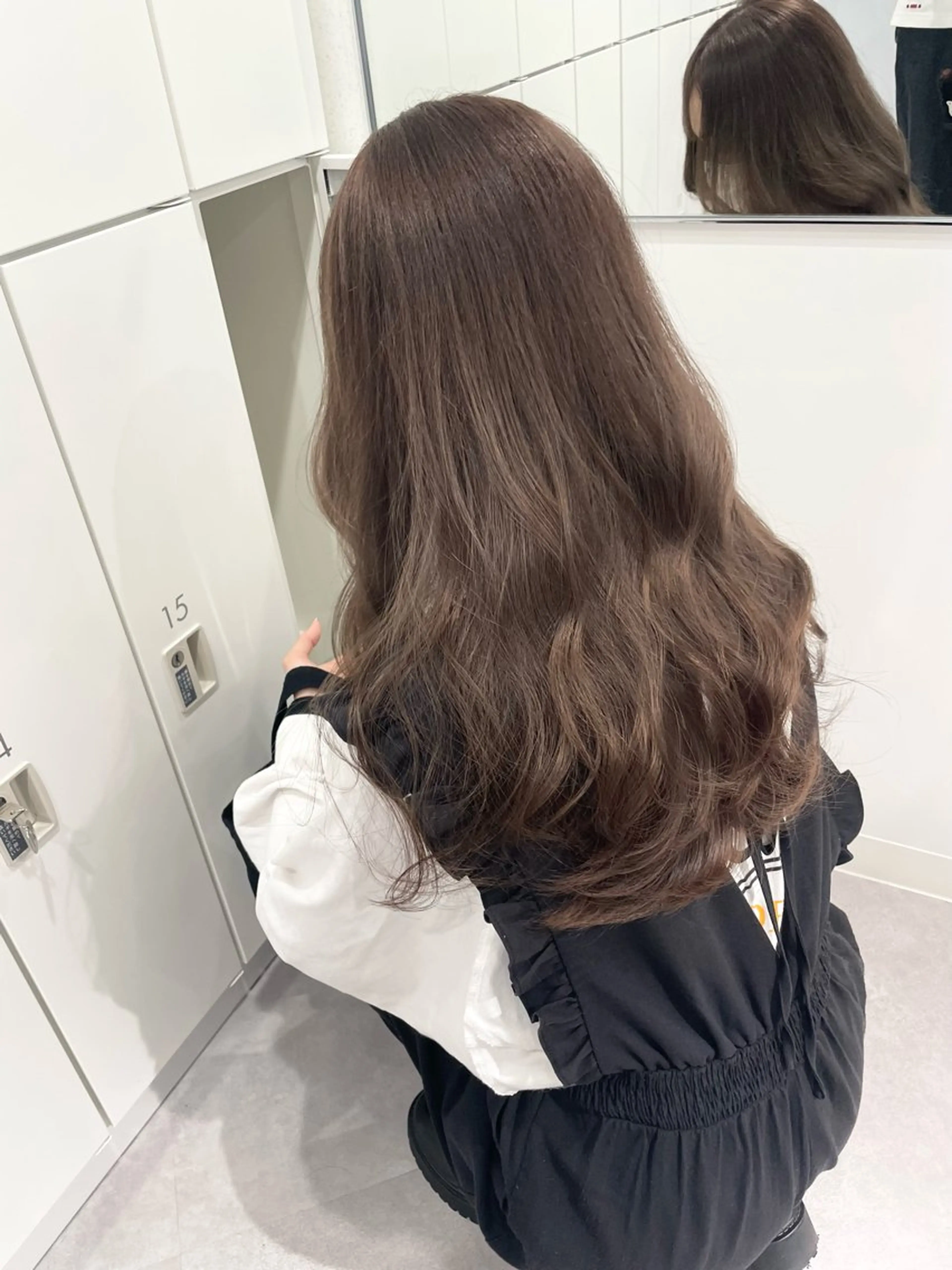 ロング カラー ブリーチ ケアブリーチ グレージュ レイヤーカット ローレイヤー カット ヘアカラー トリートメント 韓国ハッシュカット/ 新宿/髪質改善/岡崎のヘアスタイル