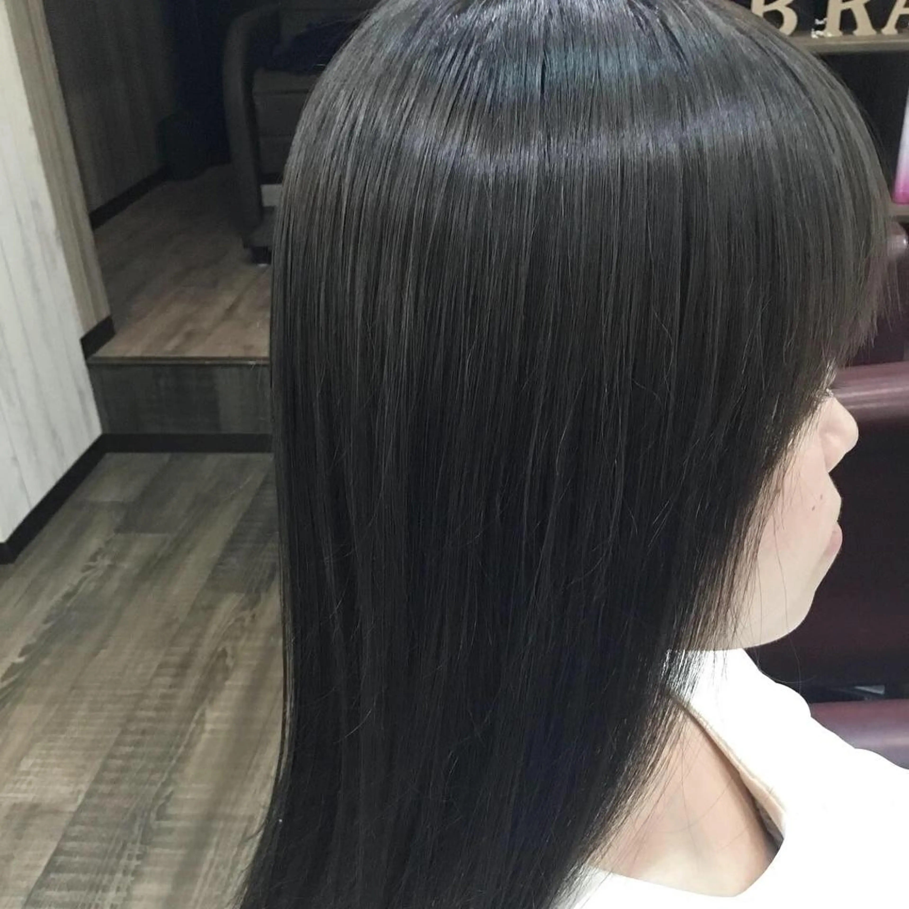 セミロング カラー パーマ embrace エンブレイスのヘアスタイル