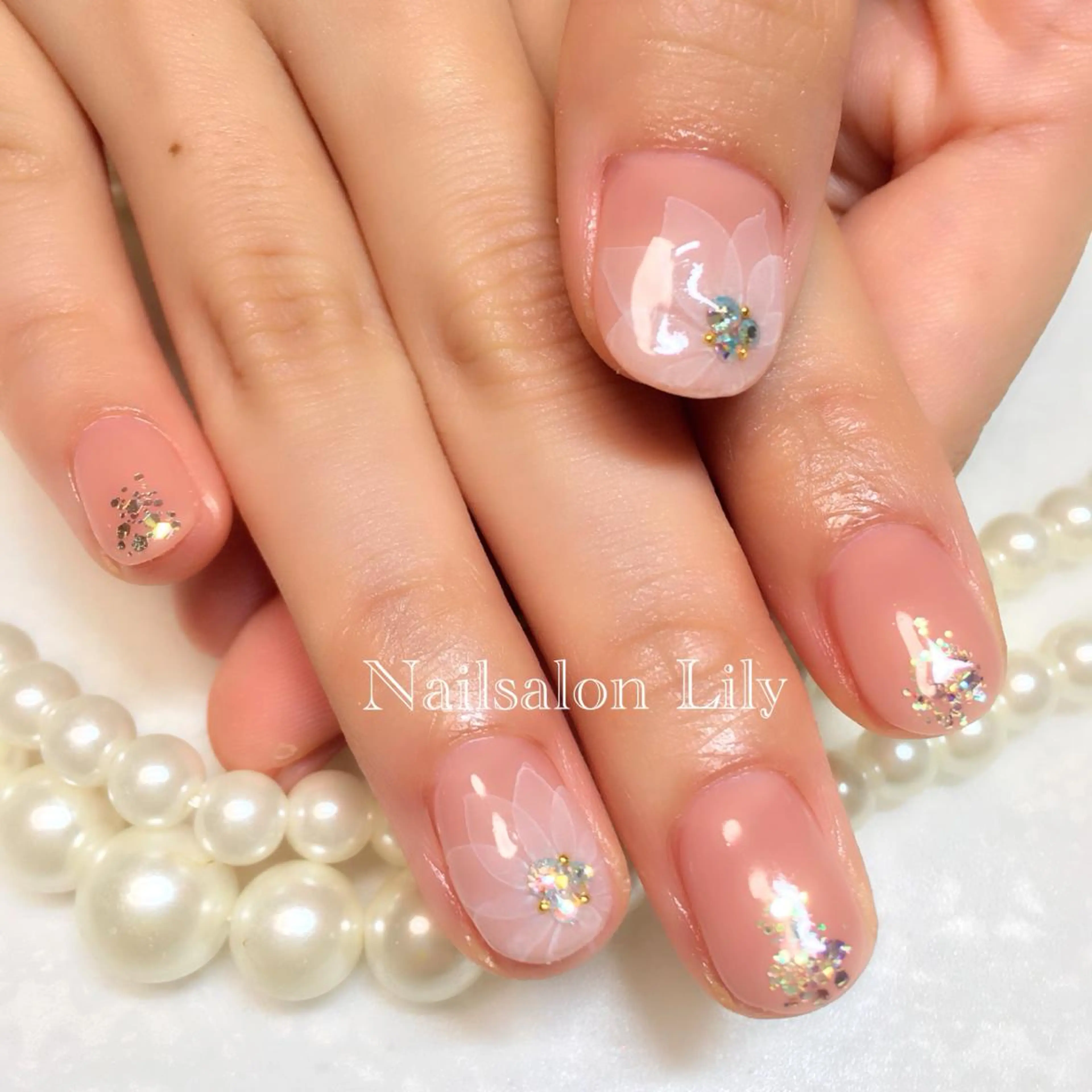 ネイル フラワーネイル Lily*nail 🌻Mii🌻のネイルデザイン