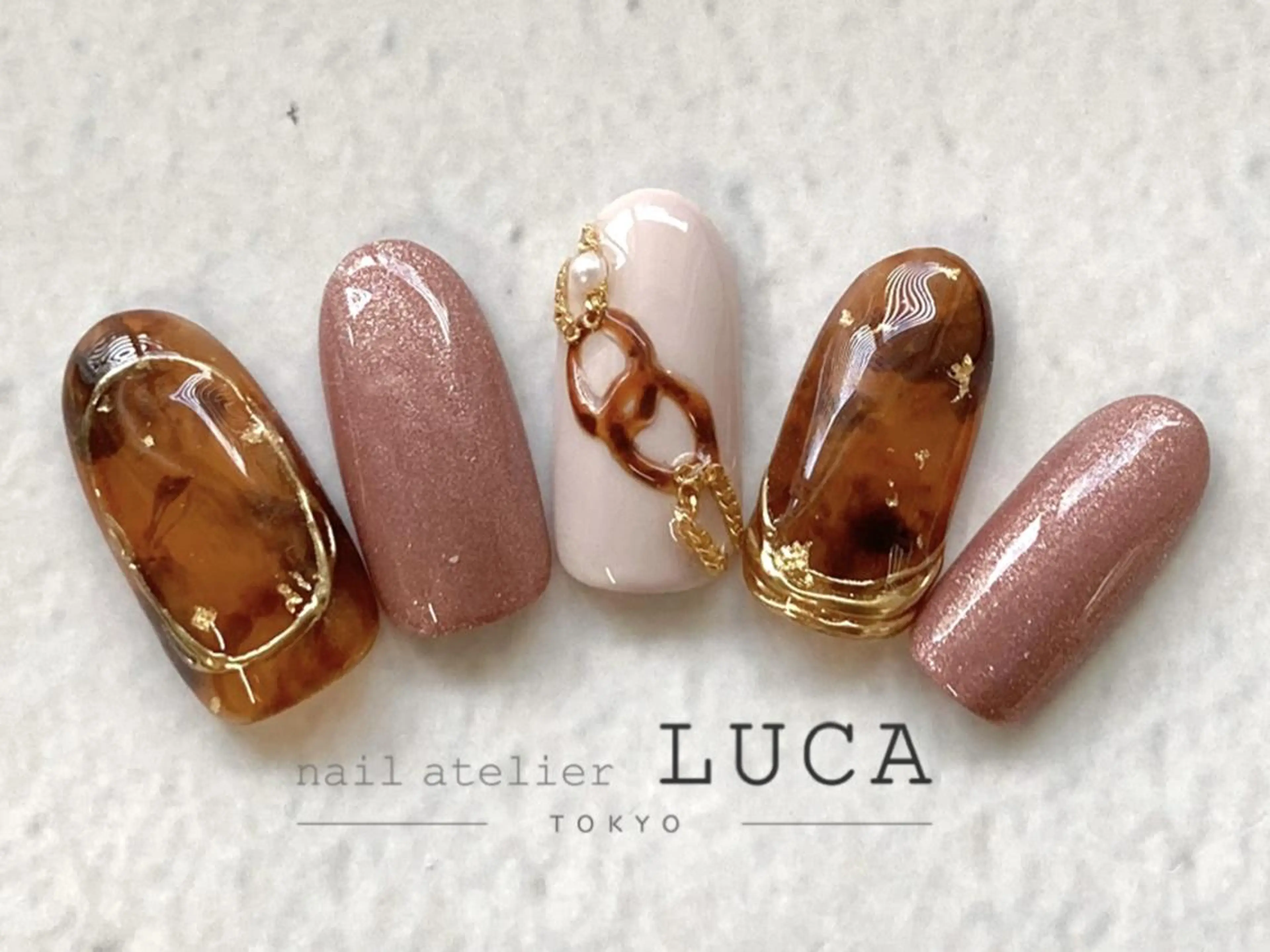 ネイル アートネイル オーロラネイル クリアネイル 長さ出し フットネイル ハンドネイル ネイルアトリエルカ スタッフのネイルデザイン