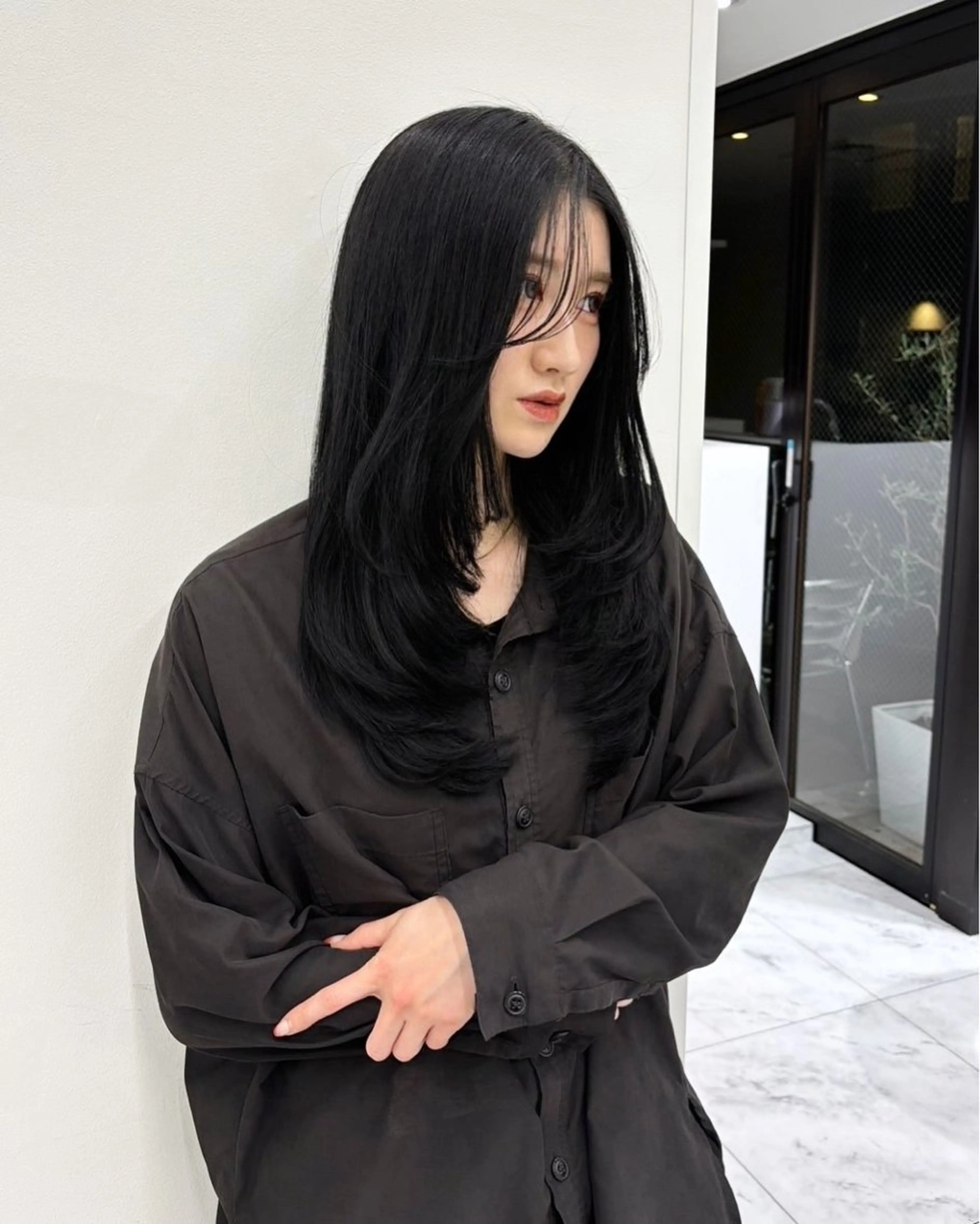 ロング カラー 黒髪 ブルーカラー ブルーブラック レイヤーカット カット ヘアカラー 韓国レイヤー/ 縮毛矯正🎀minaのヘアスタイル