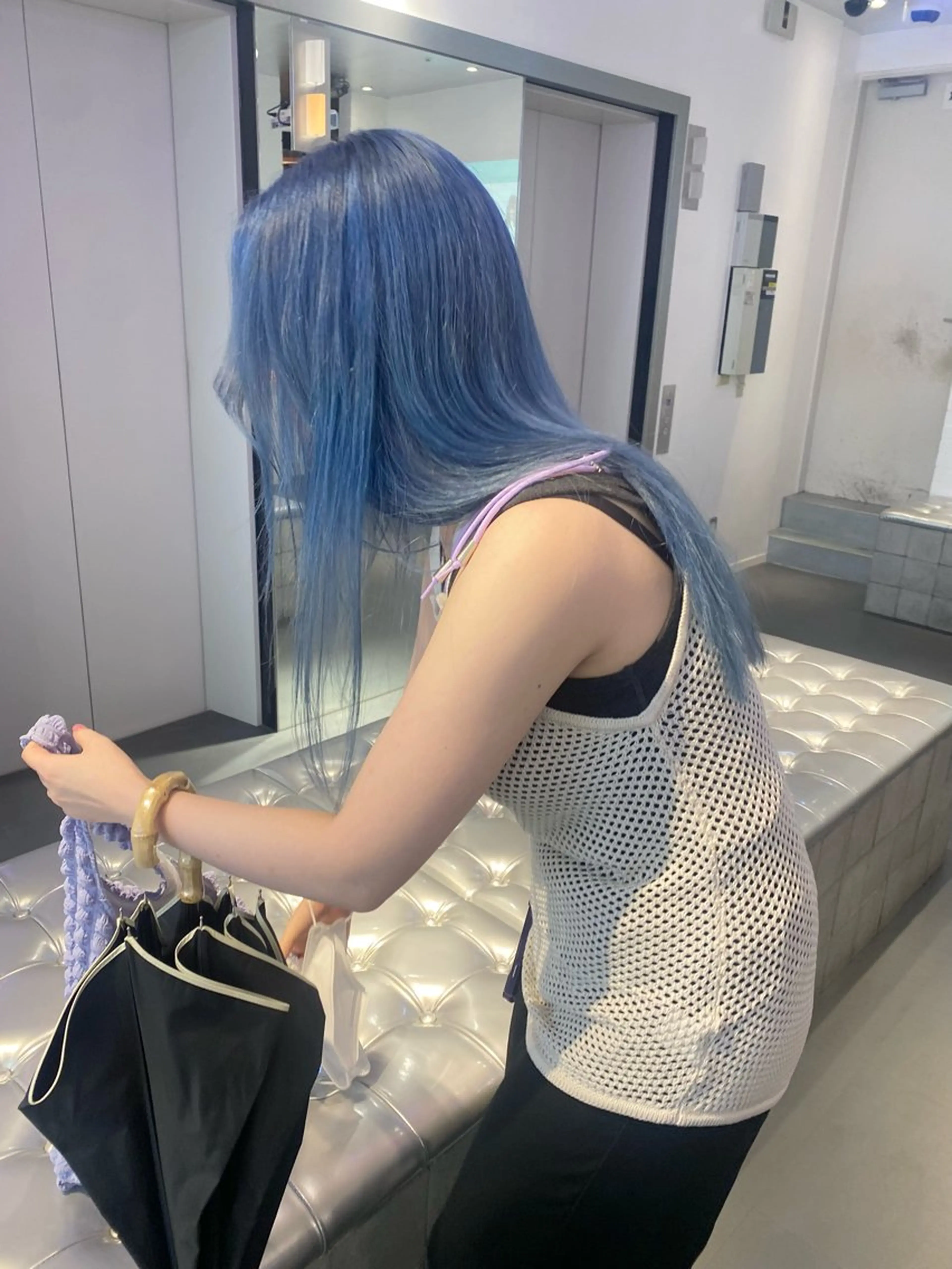 カラー パーマ ブルーカラー ヘアカラー トリートメント 🎨ハイトーン/ 切りっぱなし みつきのヘアスタイル