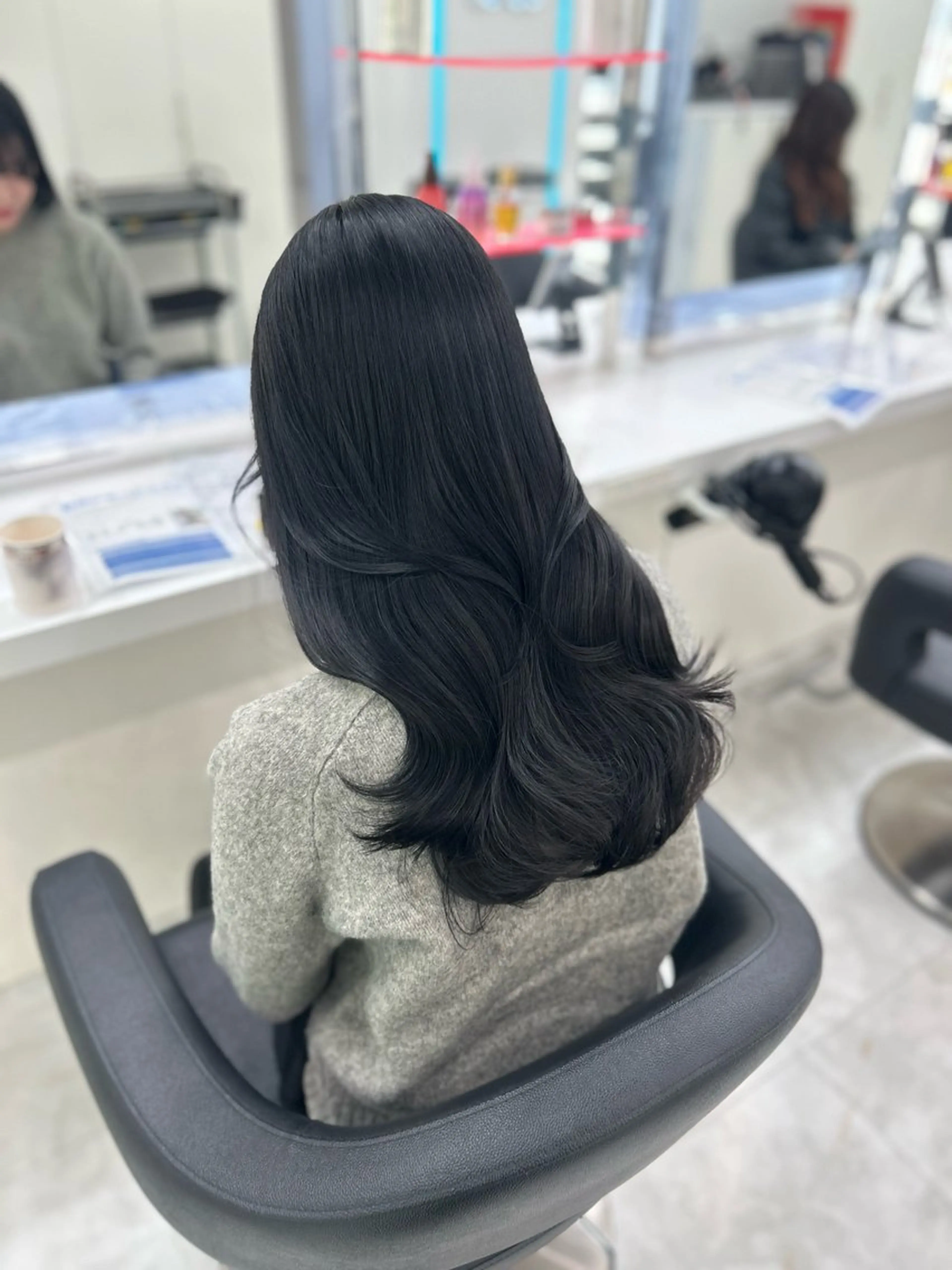 セミロング カラー ヘアアレンジ カット ヘアカラー 🎀RIN🎀 就活🩶暗髪カラーのヘアスタイル