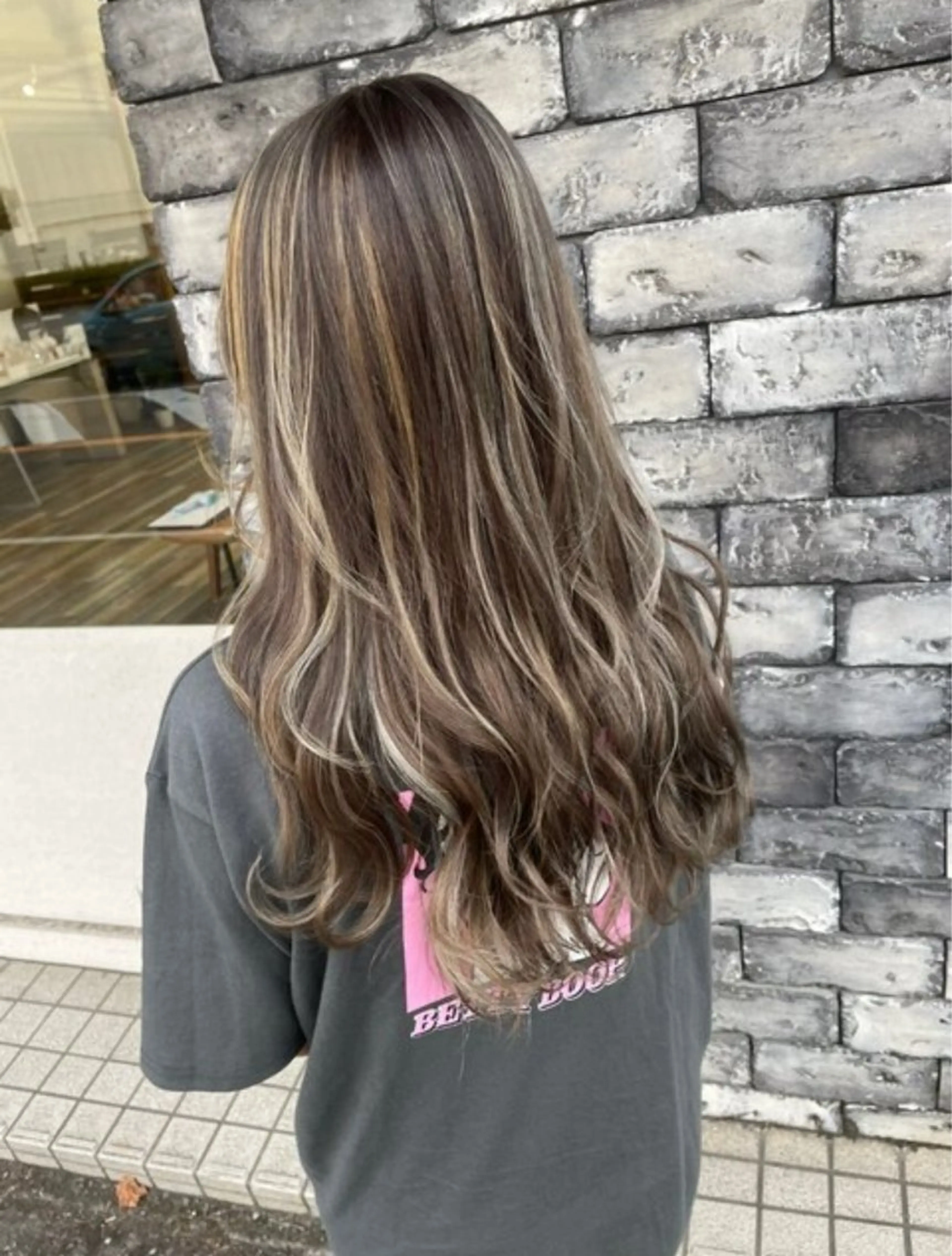 カラー 髪質改善カラー｜ レイヤー｜小寺 葵のヘアスタイル