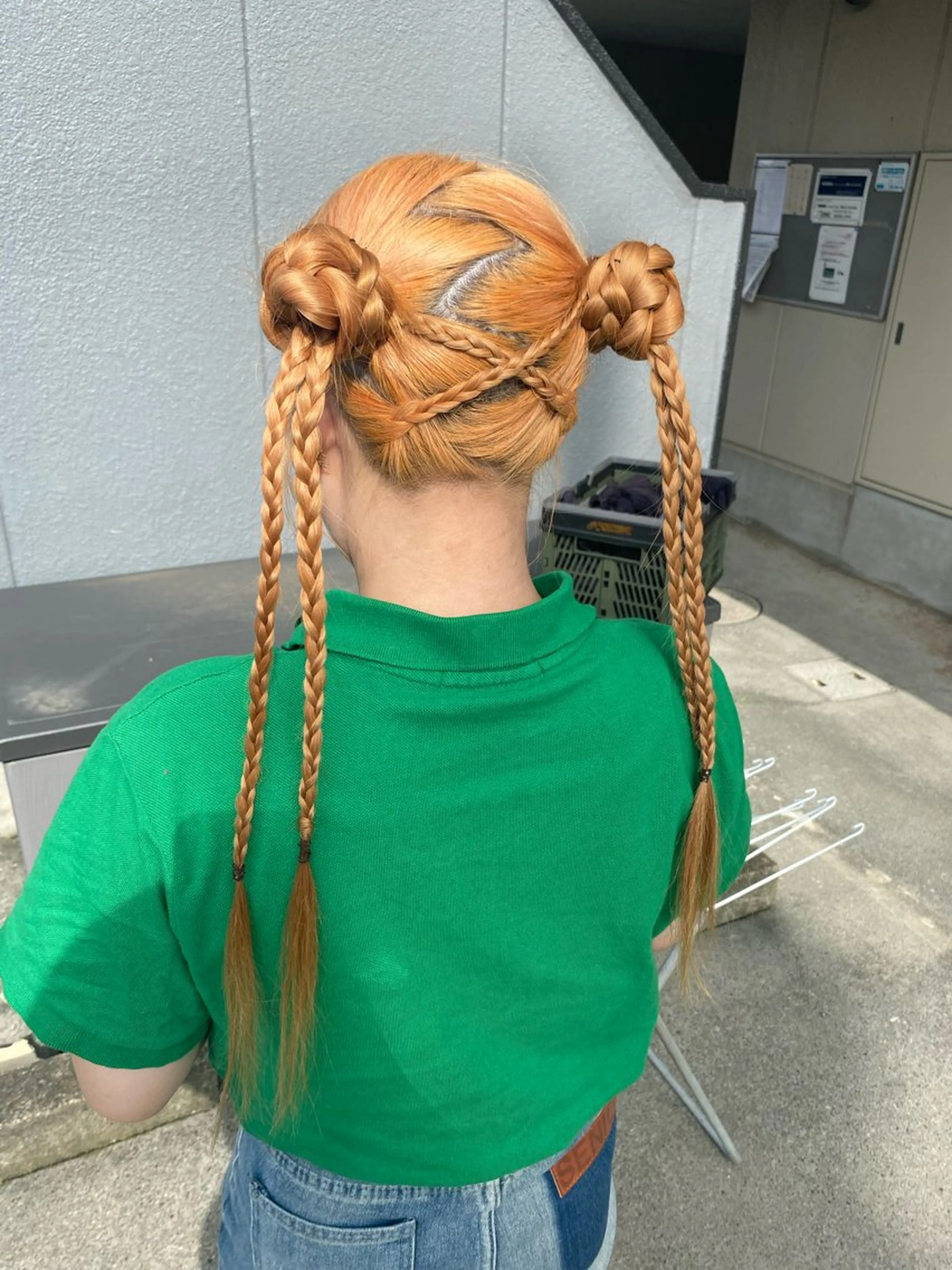 ロング ヘアアレンジ お団子ヘア SOHO サラのヘアスタイル