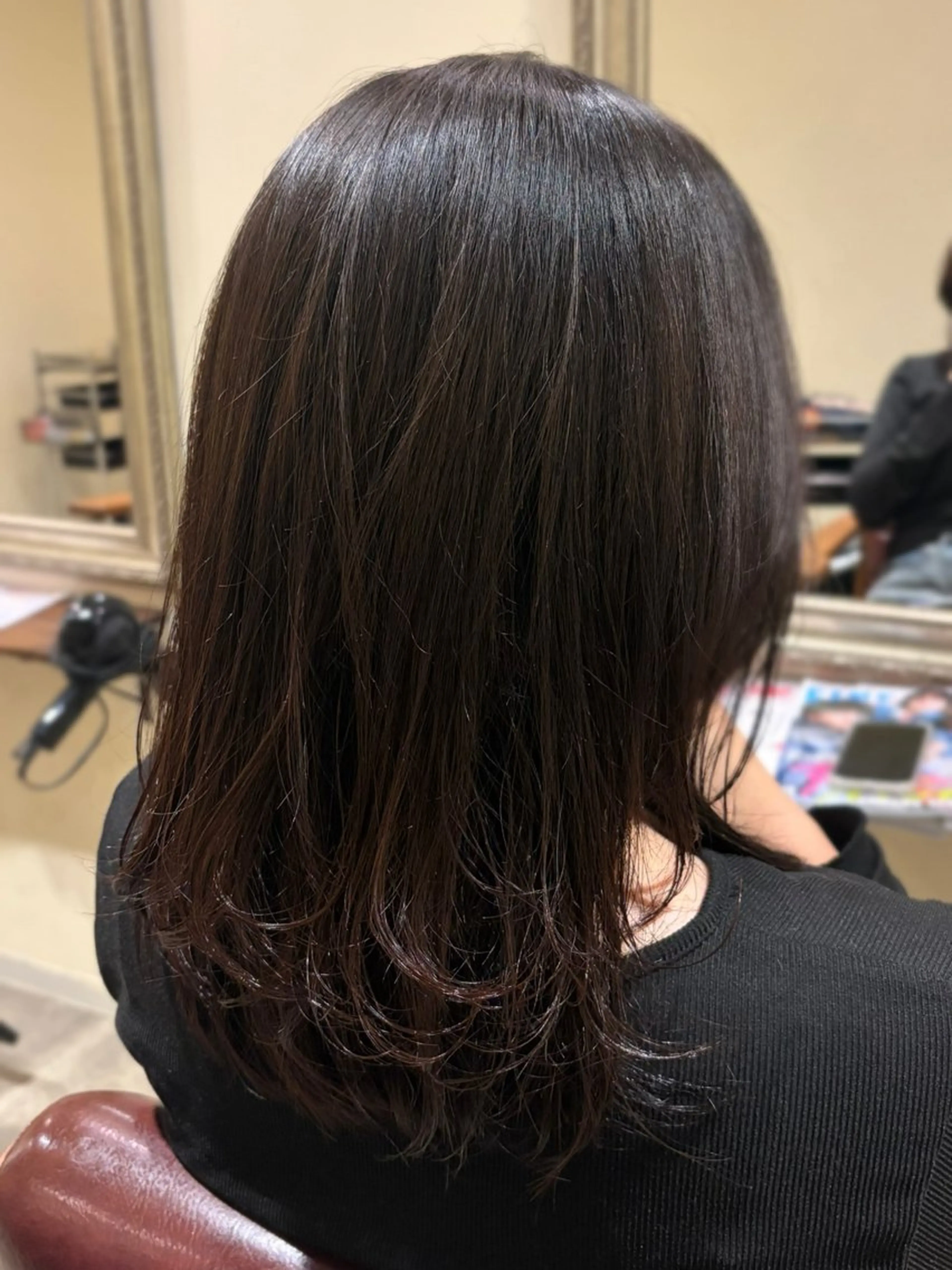 【ミディアムの方はこちらを選択ください✨】 カット+艶髪トリートメント🫧の写真