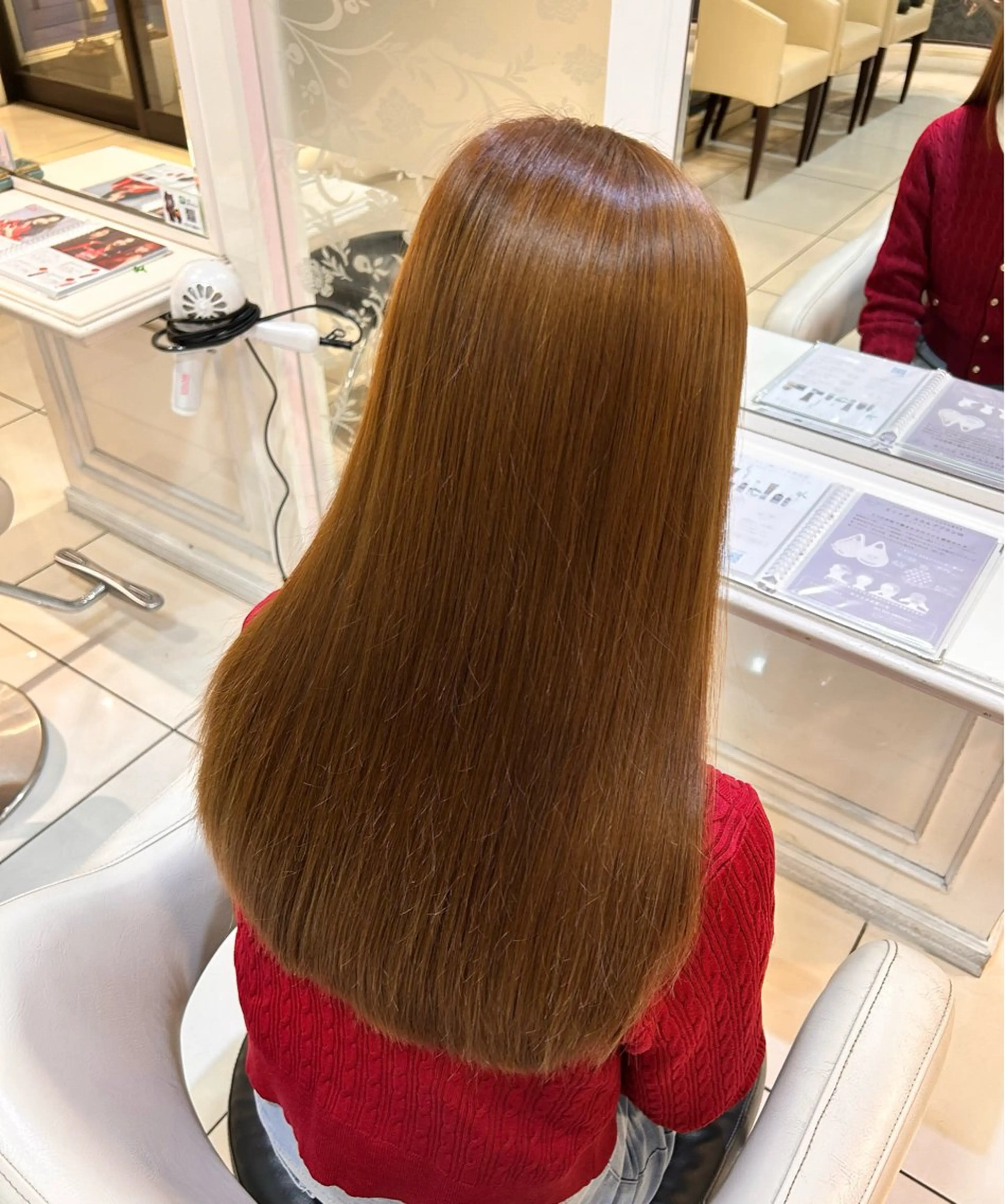 ロング カラー ブリーチ ブラウンカラー ブリーチなしカラー カット ヘアカラー 生活が楽になる縮毛/ ブリーチなしレッドのヘアスタイル