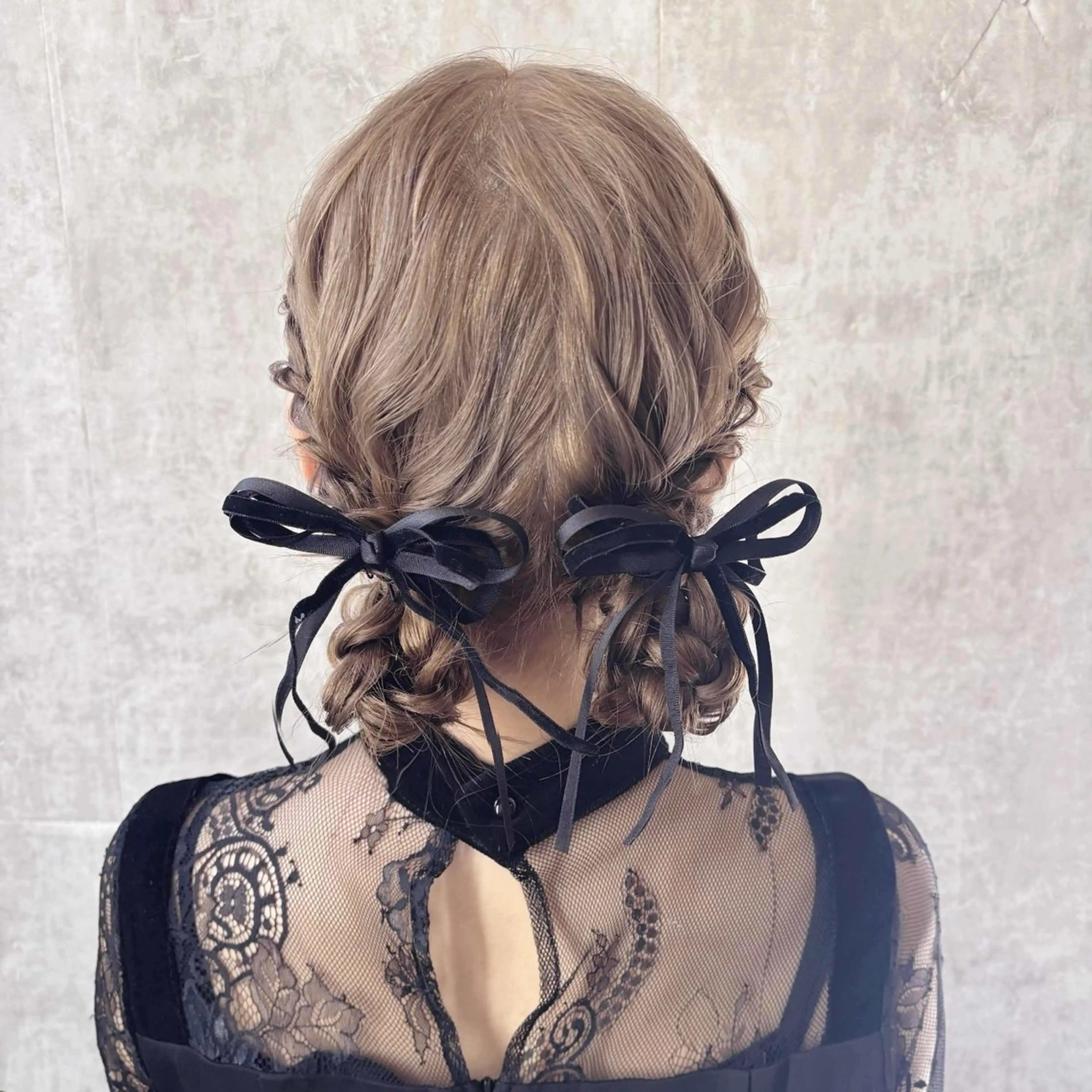 セミロング ヘアアレンジ お団子ヘア 結婚式・ブライダル ヘアセット 絶対可愛い宣言💝横 浜エクステみさき🪄のヘアスタイル